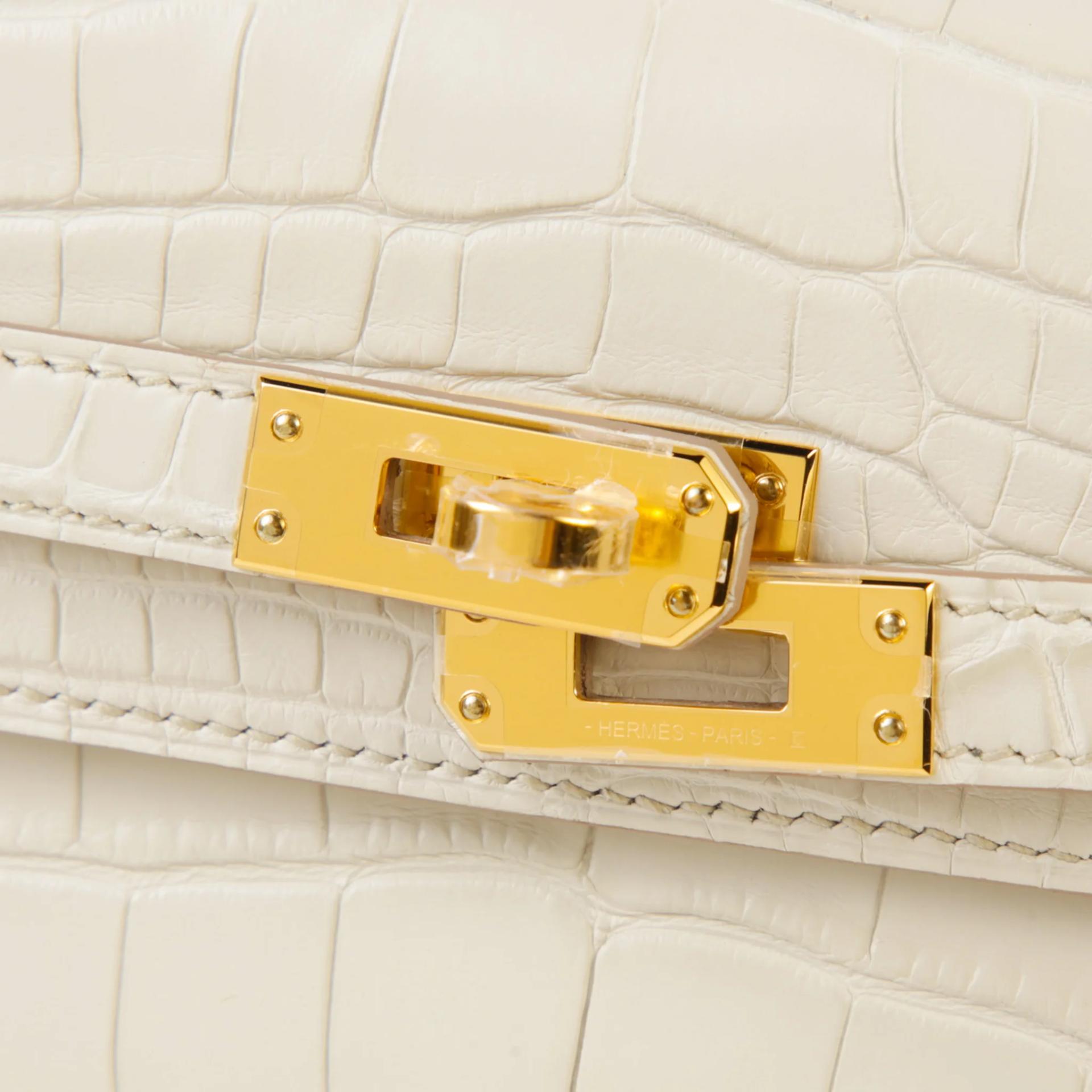 Brand New ( Rank N ) HERMÈS Kelly 25 Beton (8L) Matte Alligator Gold hardware K (2025) - 8