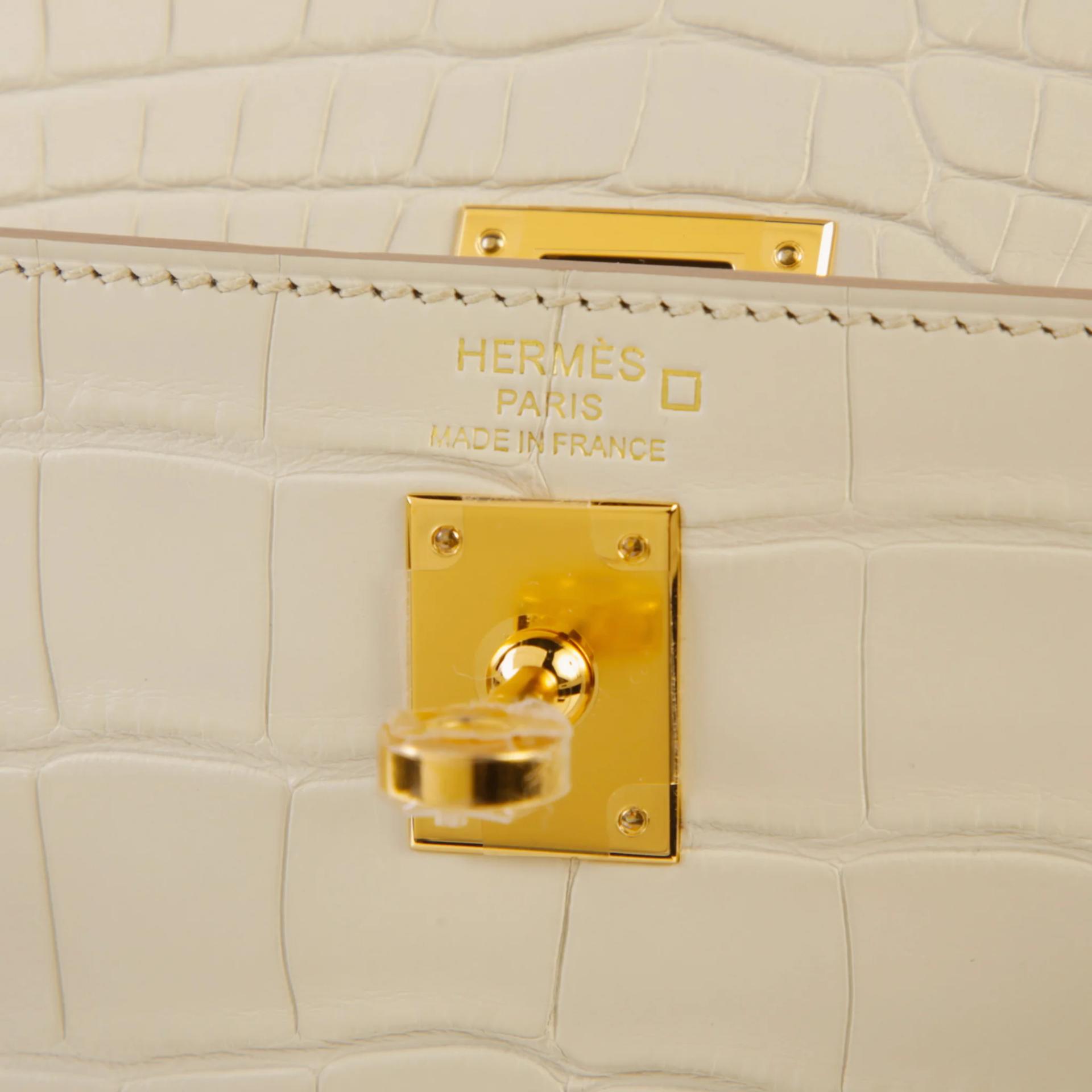 Brand New ( Rank N ) HERMÈS Kelly 25 Beton (8L) Matte Alligator Gold hardware K (2025) - 9