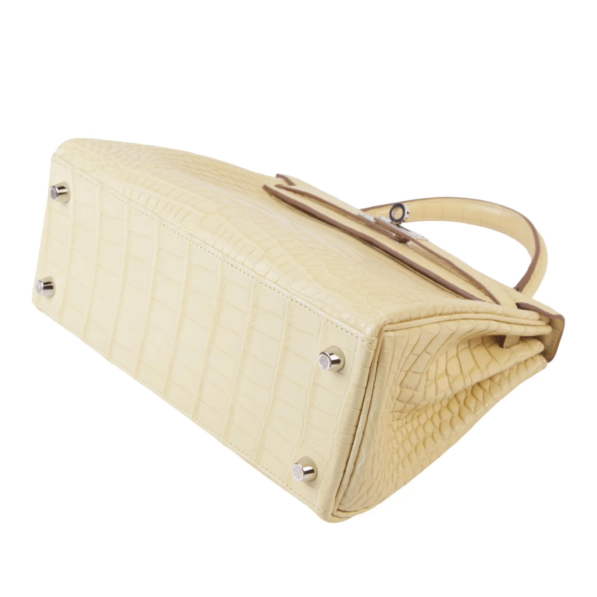 Very Good ( Rank A) HERMÈS Kelly 25 Vanille (Y1) Matte Alligator Palladium hardware K (2025) - 5