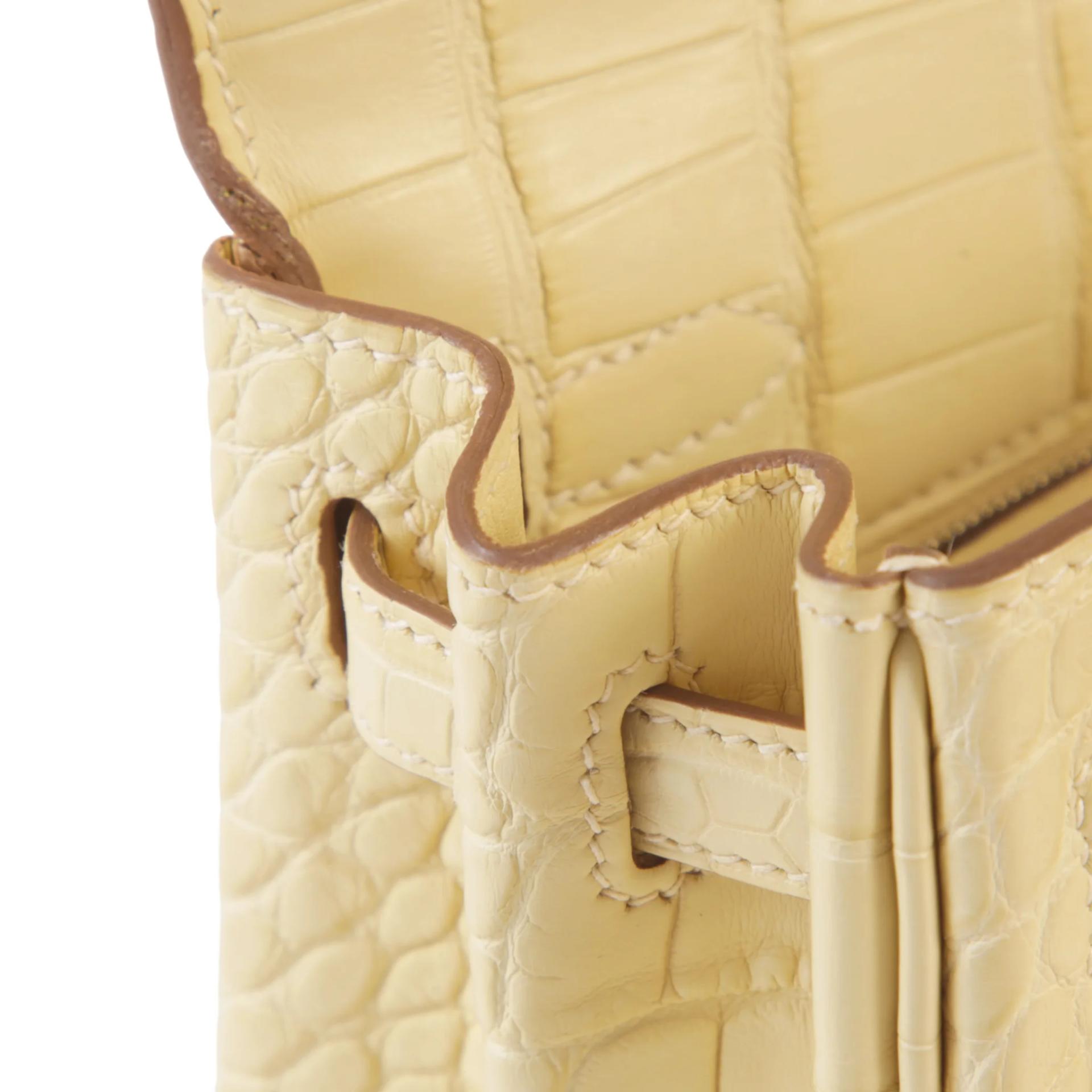 Very Good ( Rank A) HERMÈS Kelly 25 Vanille (Y1) Matte Alligator Palladium hardware K (2025) - 12