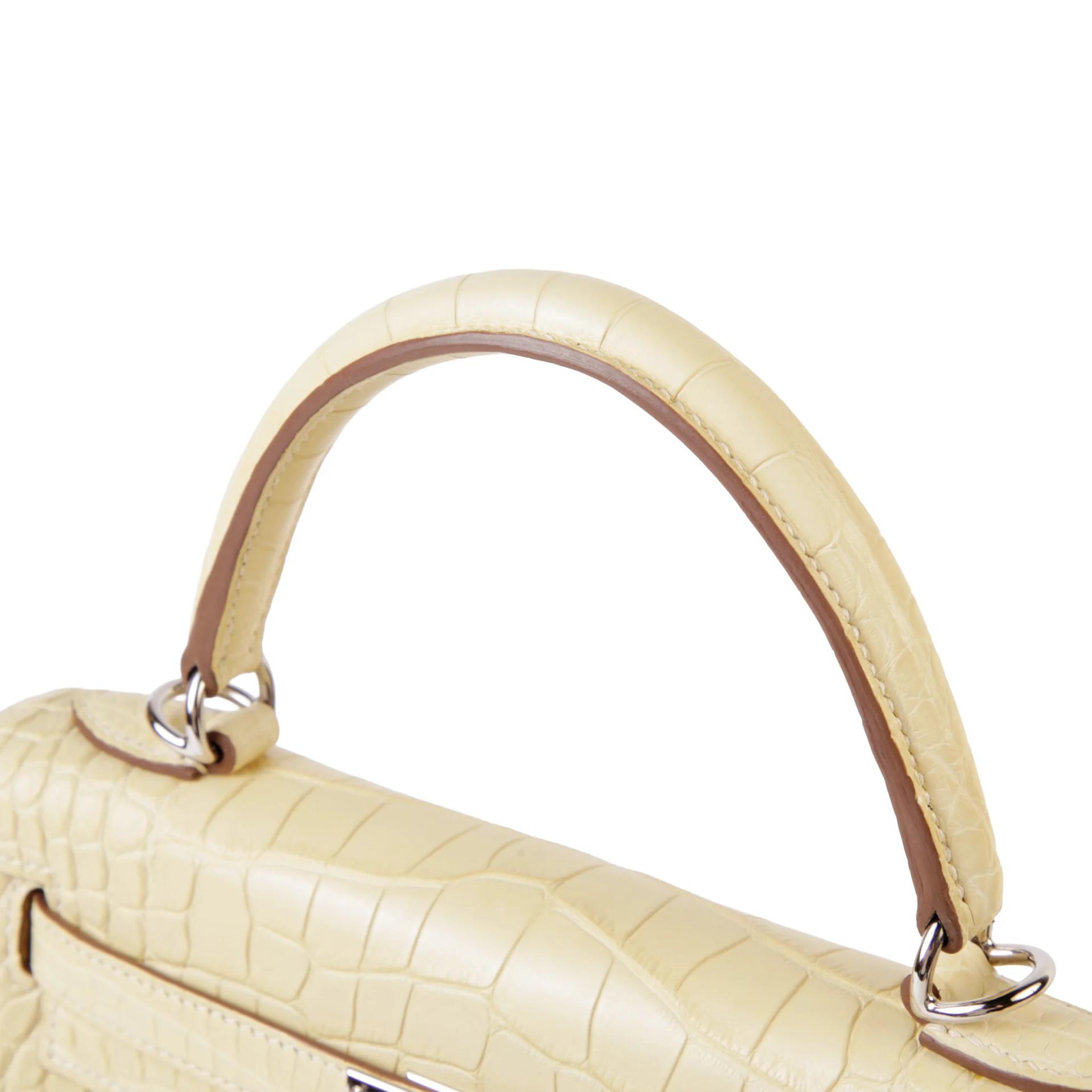 Very Good ( Rank A) HERMÈS Kelly 25 Vanille (Y1) Matte Alligator Palladium hardware K (2025) - 3