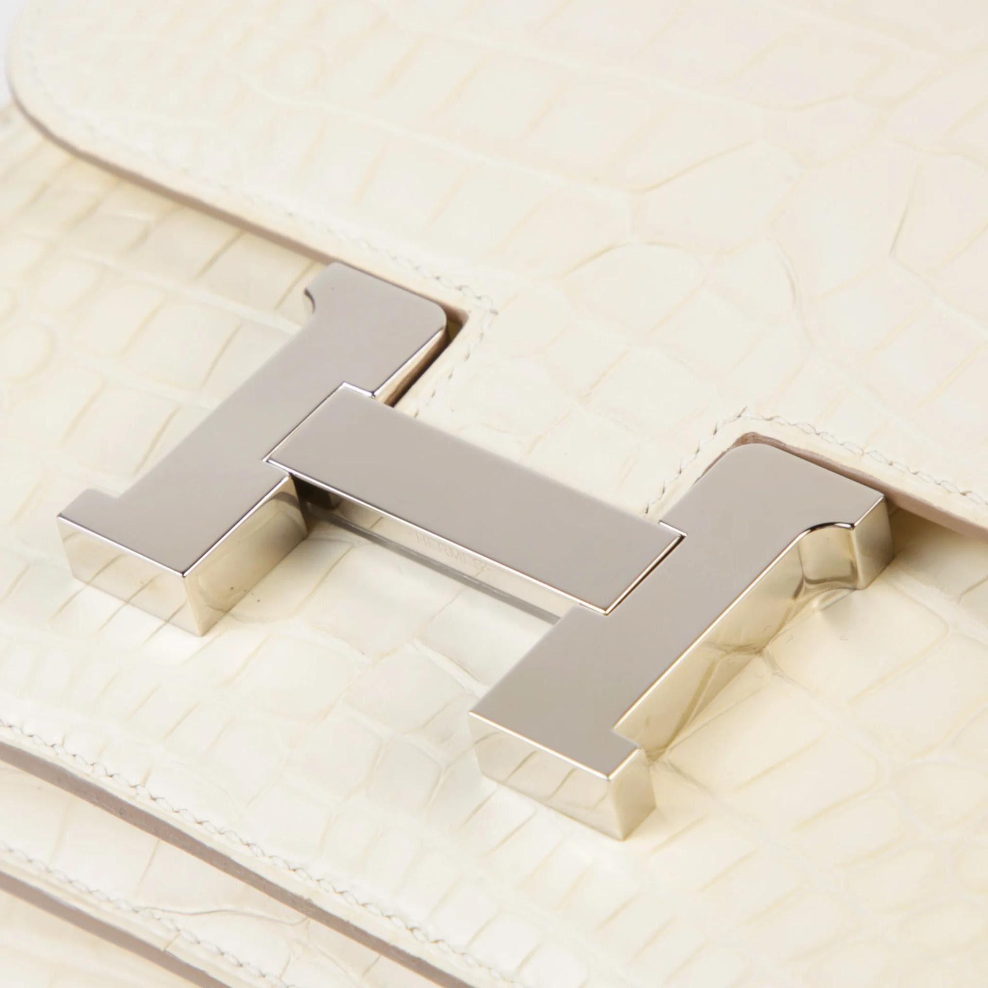 Very Good ( Rank A) HERMÈS Constance Mini Nata (I2) Matte Alligator Palladium hardware Z (2021) - 8