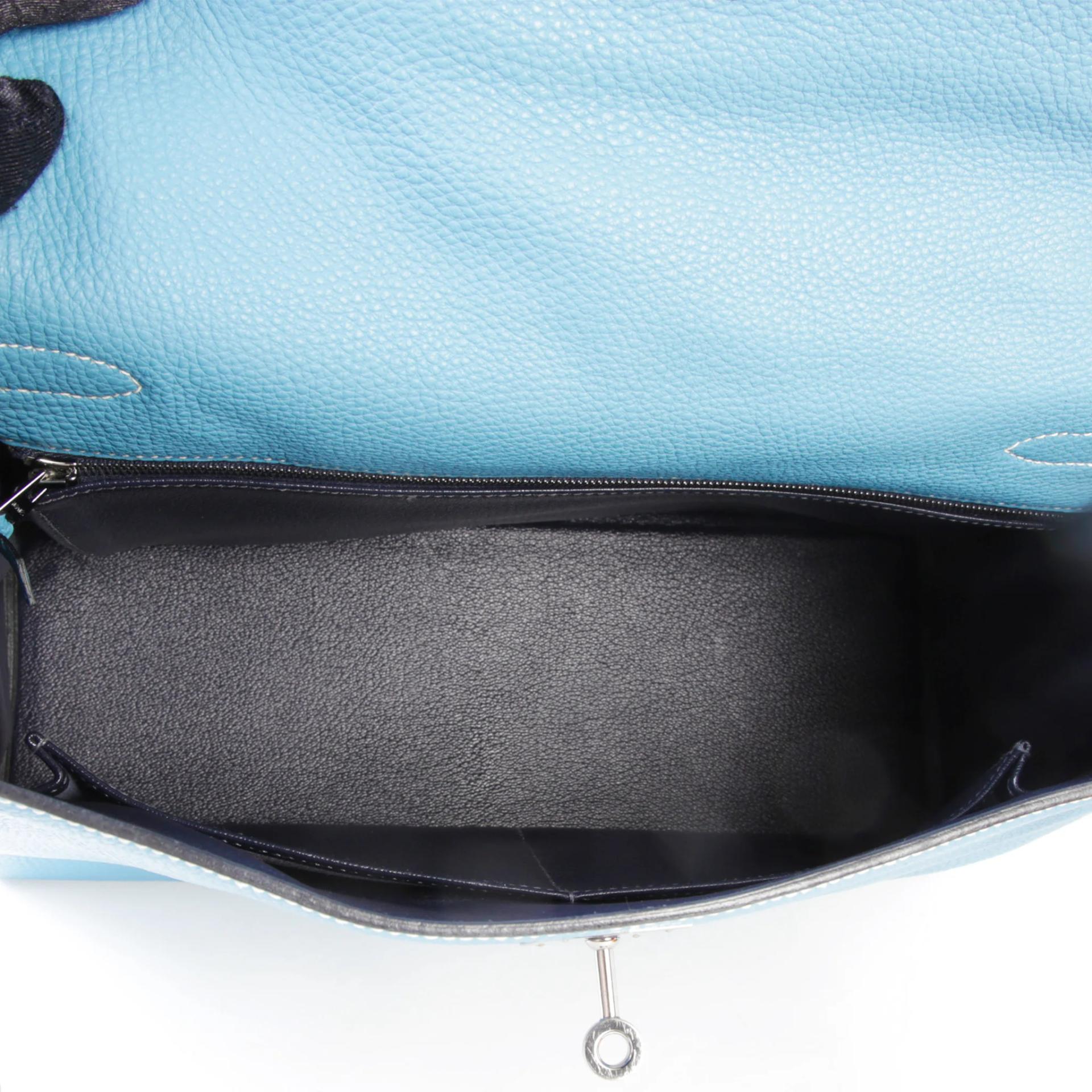 Excellent ( Rank SA ) HERMÈS Kelly 32 Verso Bleu Jean (75) Noir (89) Togo Ruthenium hardware Square J (2006) - 11