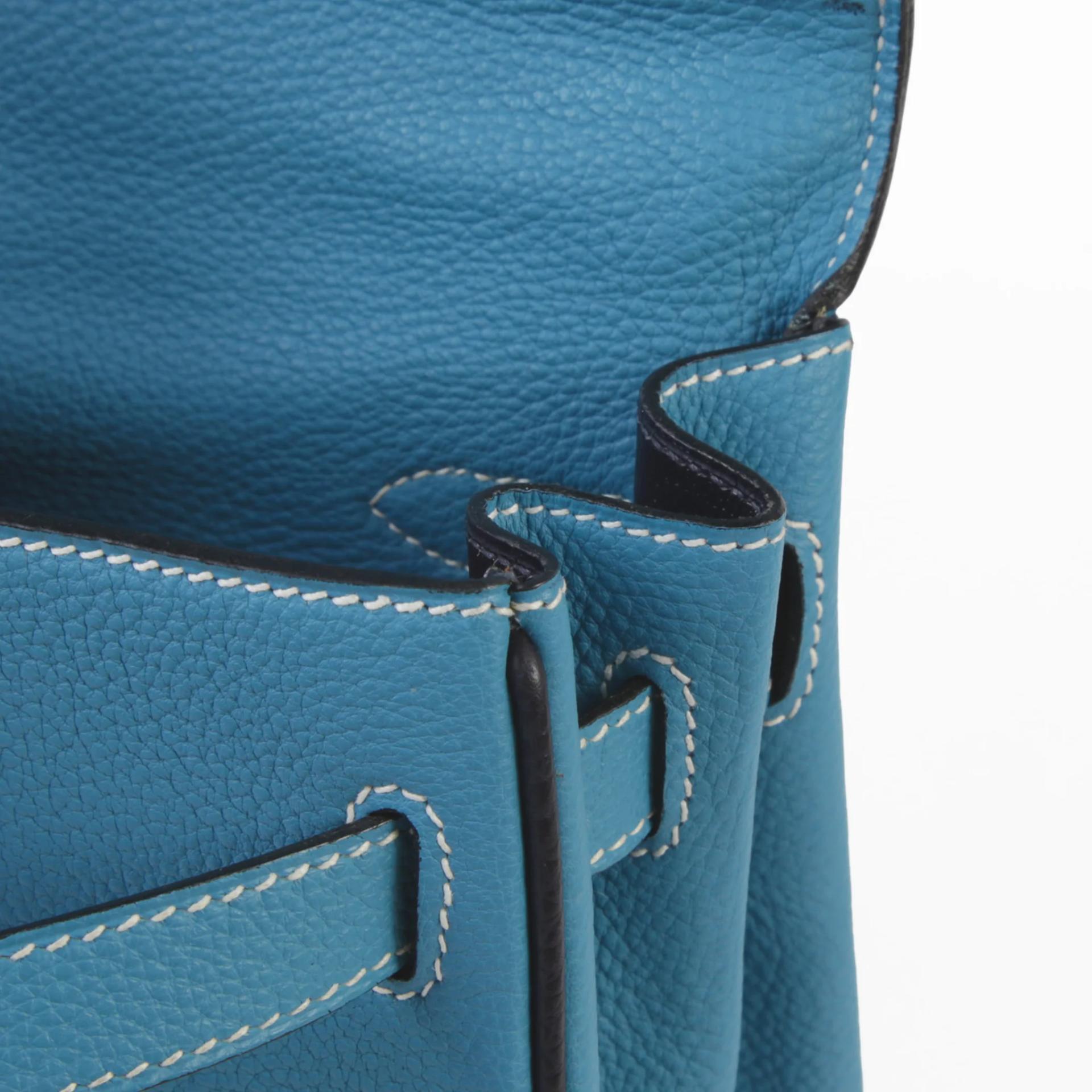 Excellent ( Rank SA ) HERMÈS Kelly 32 Verso Bleu Jean (75) Noir (89) Togo Ruthenium hardware Square J (2006) - 12