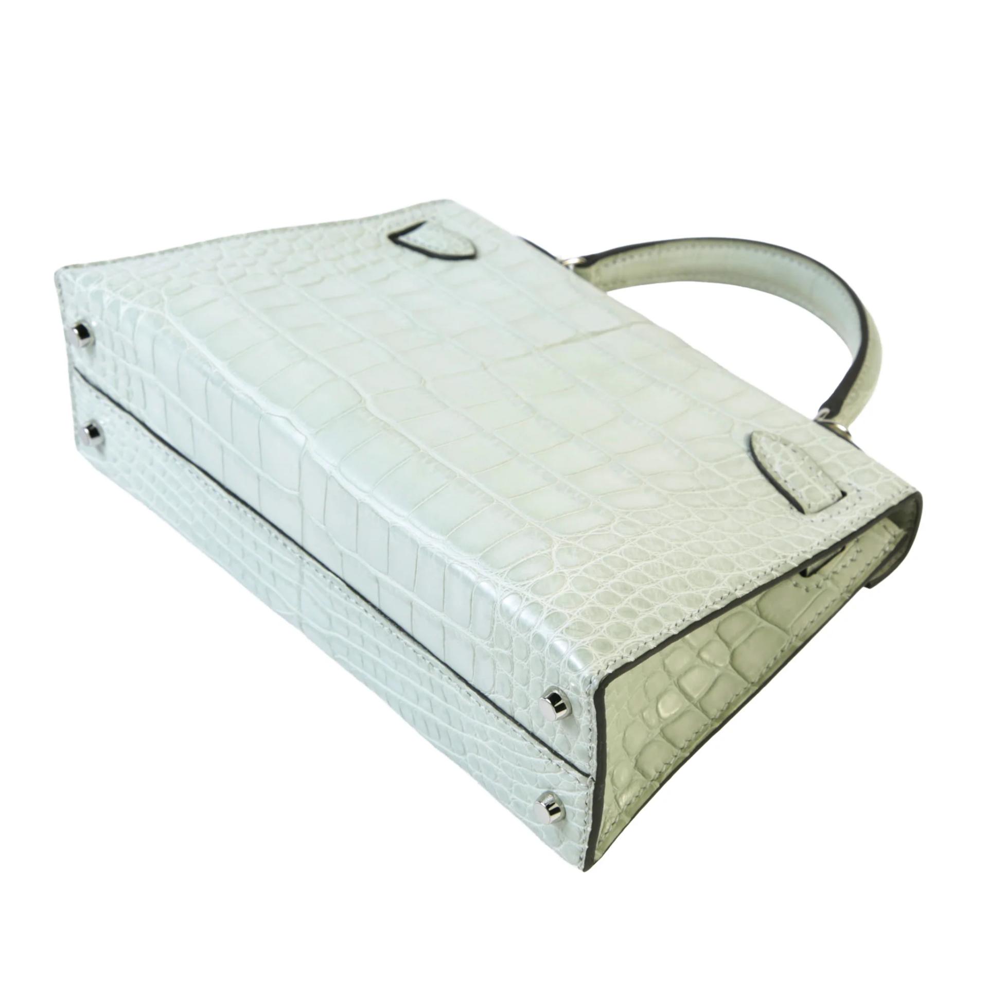 未使用保存品 HERMÈS 愛馬仕 Mini Kelly 二代 0W Gris Neve 冰晶灰 □ 短吻鱷 霧面 銀扣 K刻 2025年 - 7