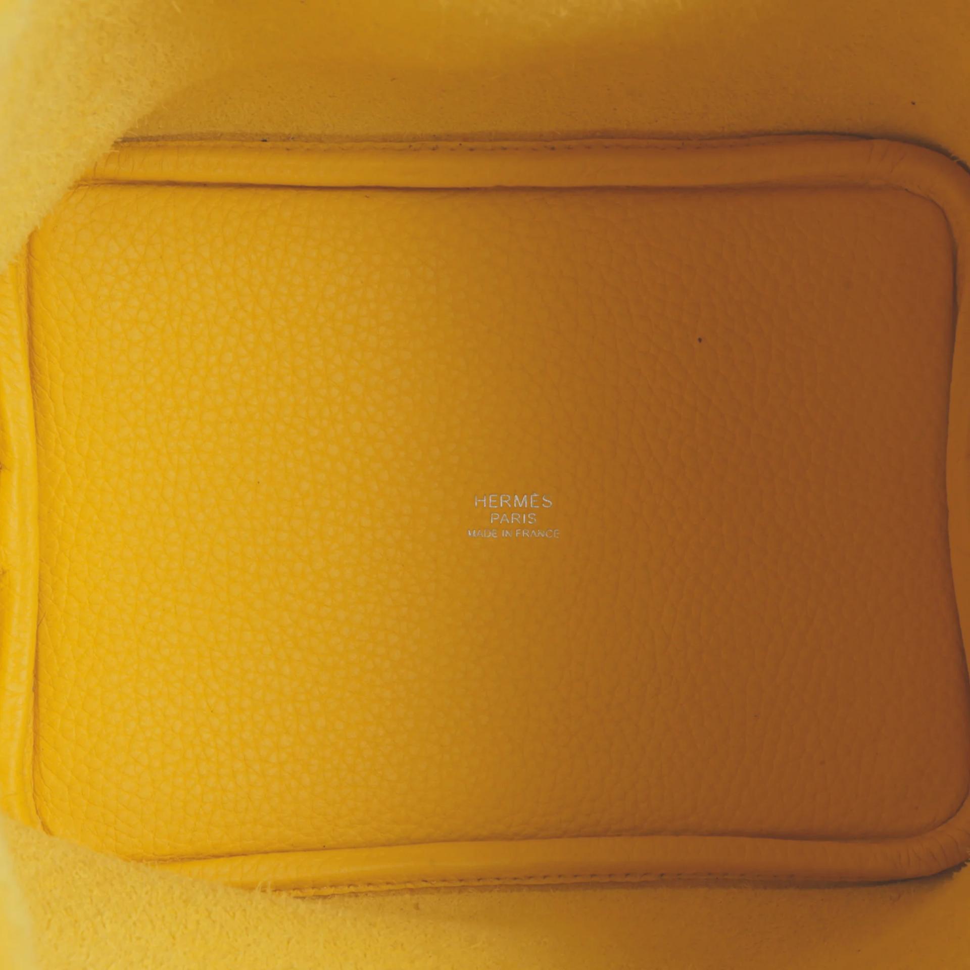 Excellent ( Rank SA ) HERMÈS Picotin Lock PM Jaune de Naples (9O) Clemence Palladium hardware Y (2020) - 10