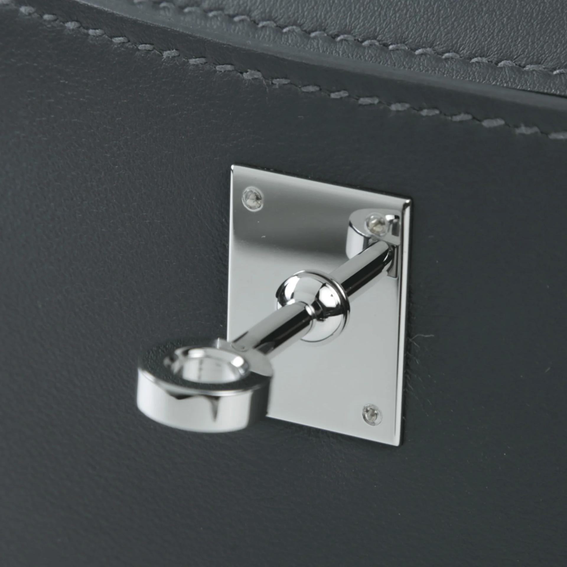 Excellent ( Rank SA ) HERMÈS Kelly Pochette Gris misty (H0) Swift Palladium hardware G (2026) - 9