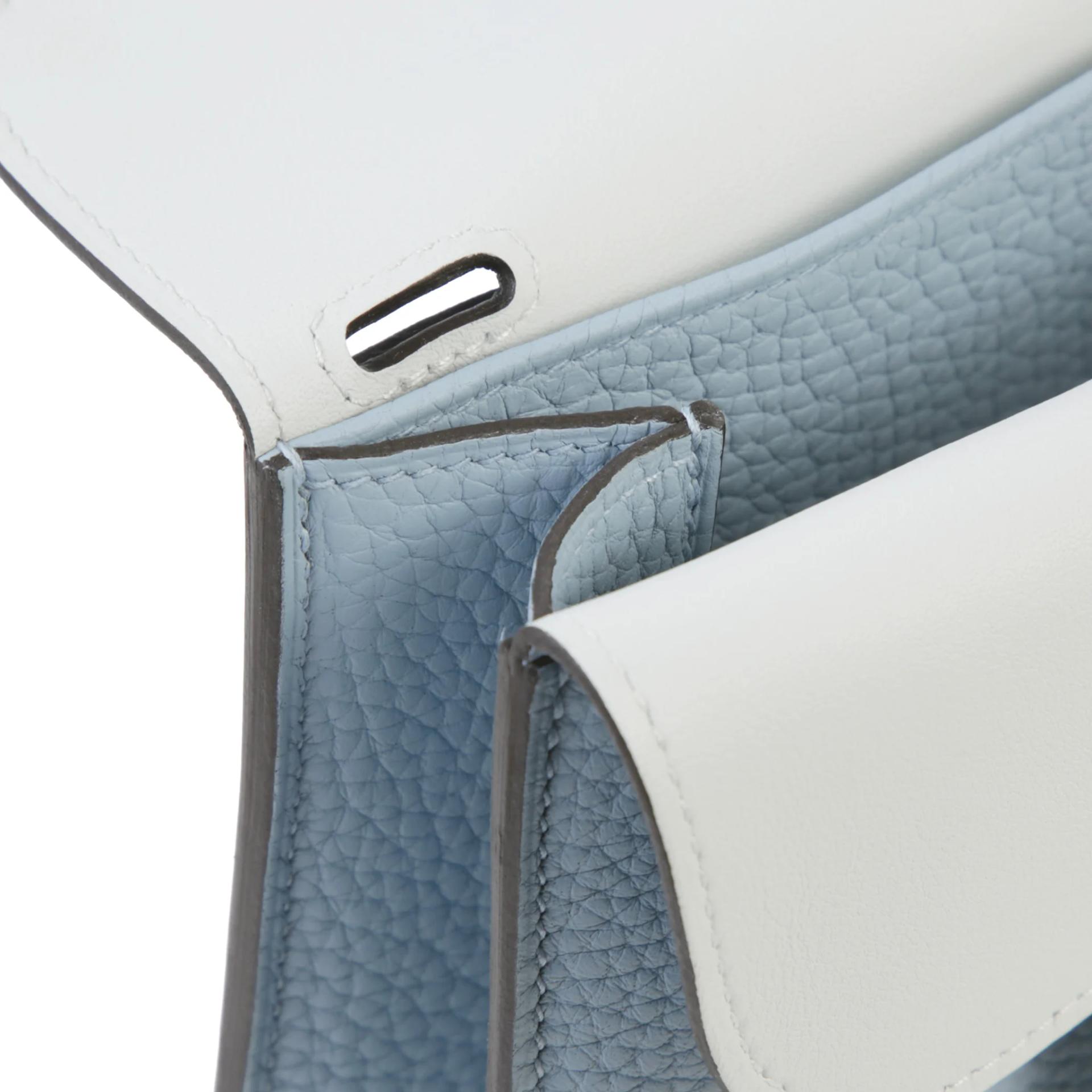Excellent ( Rank SA ) HERMÈS Halzan 25 Verso Bleu Lin (J7) Gris Perle (80) Clemence Palladium hardware G (2026) - 10