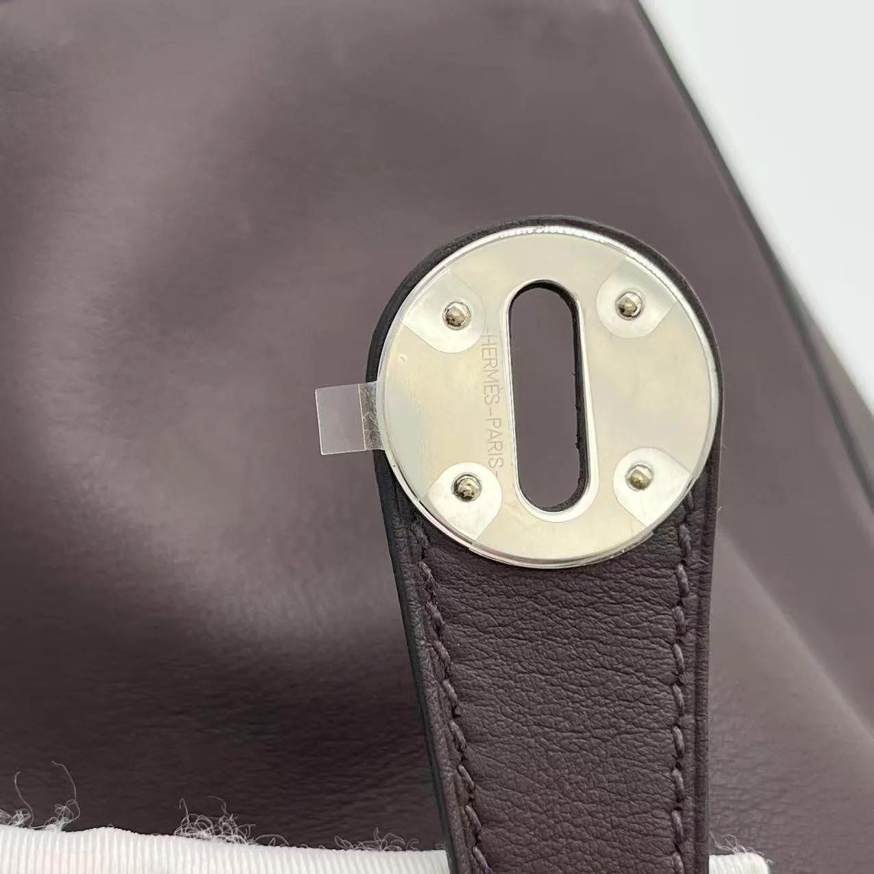 Very Good ( Rank A) HERMÈS Lindy 26 Verso Rouge Sellier (0G) Rose Azalee (8W) Swift Palladium hardware U (2022) - 24
