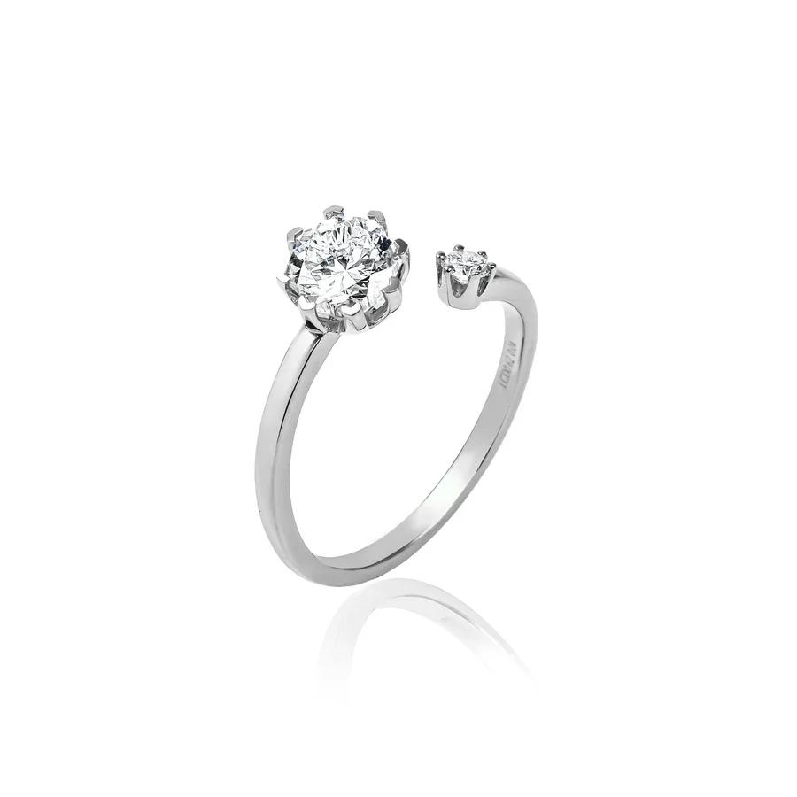The MIRA 18K Lab-Grown Diamond Ring