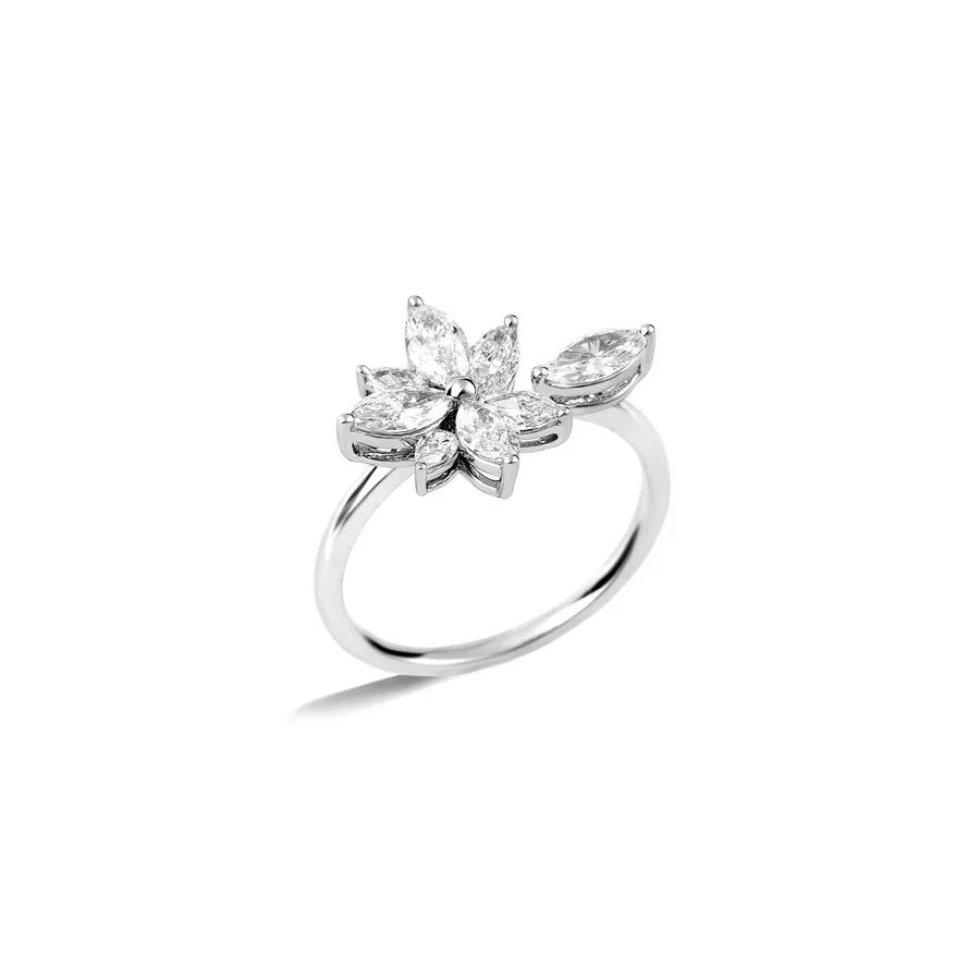 Lumière Star 18K Lab-Grown Diamond Ring