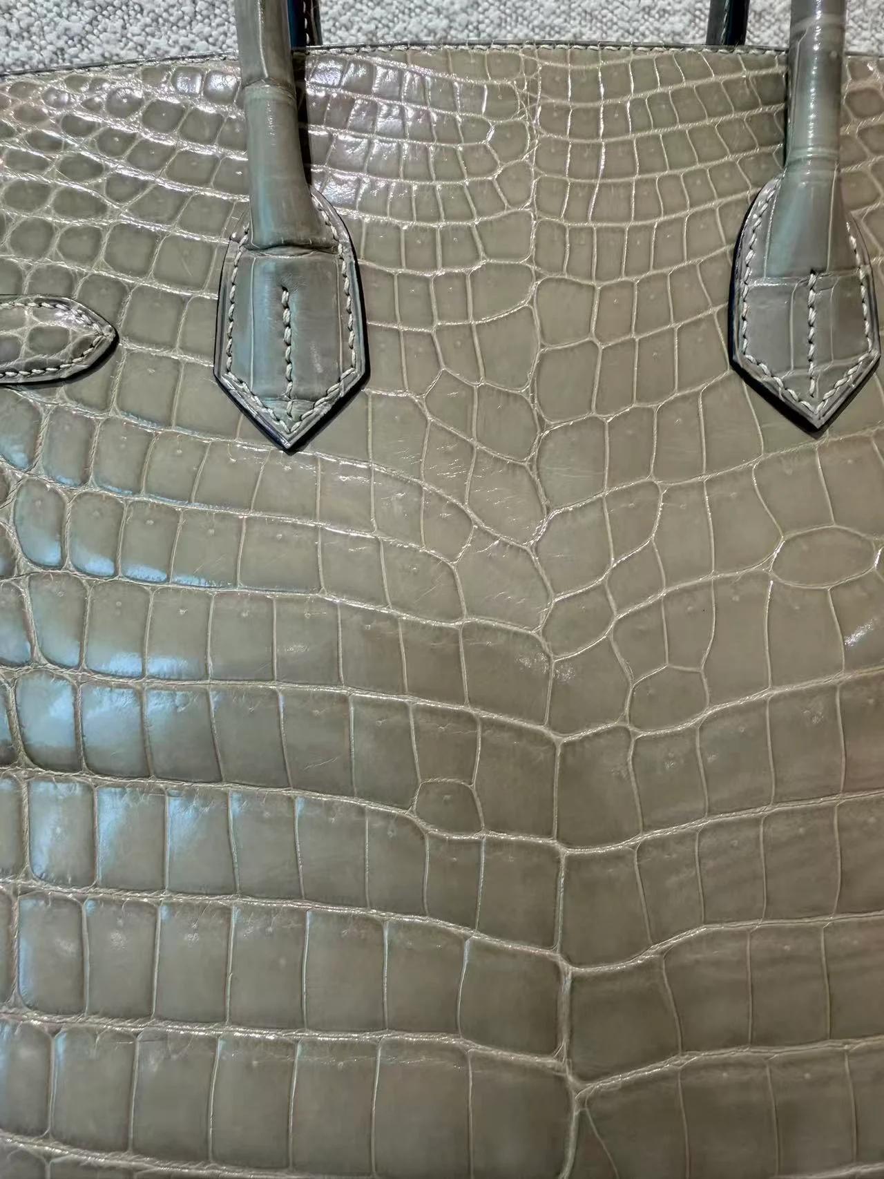 Very Good ( Rank A) HERMÈS Birkin 30 Gris Tourterelle (81) Shiny Niloticus Crocodile Gold hardware X (2016) - 16
