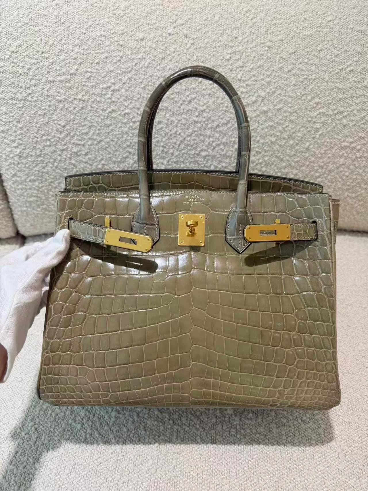 Very Good ( Rank A) HERMÈS Birkin 30 Gris Tourterelle (81) Shiny Niloticus Crocodile Gold hardware X (2016) - 7