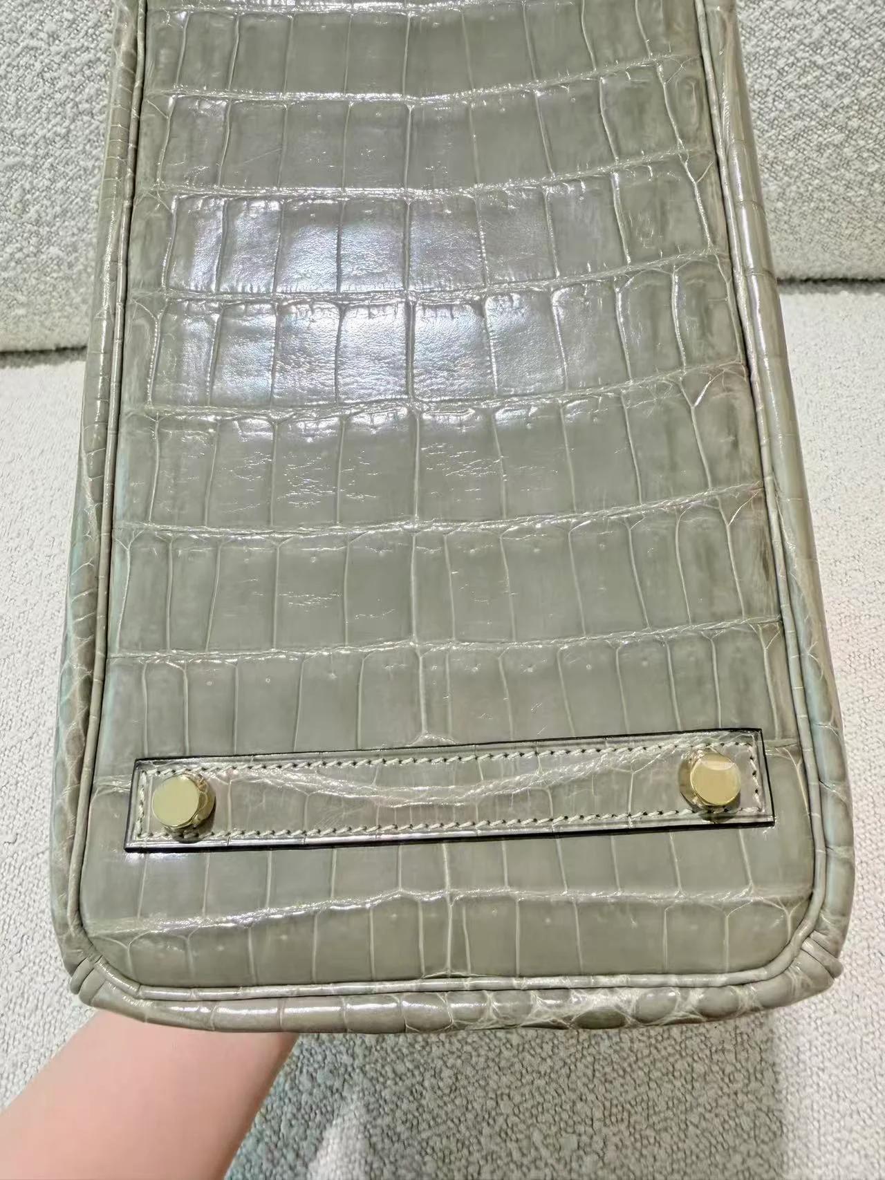 Very Good ( Rank A) HERMÈS Birkin 30 Gris Tourterelle (81) Shiny Niloticus Crocodile Gold hardware X (2016) - 23