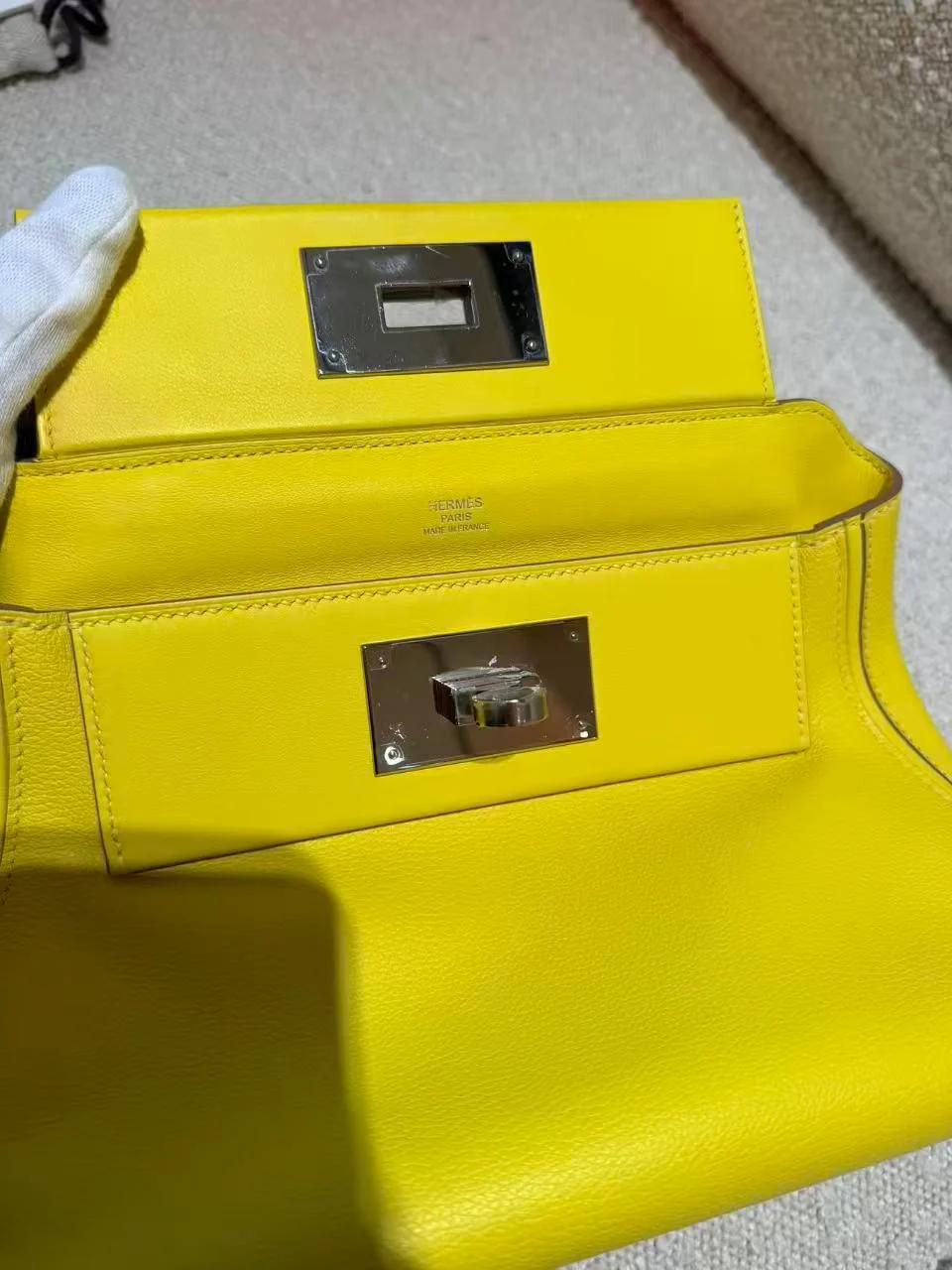 Excellent ( Rank SA ) HERMÈS 24/24 - 21 mini Lime (9R) Evercolor Swift Palladium hardware B (2023) - 12