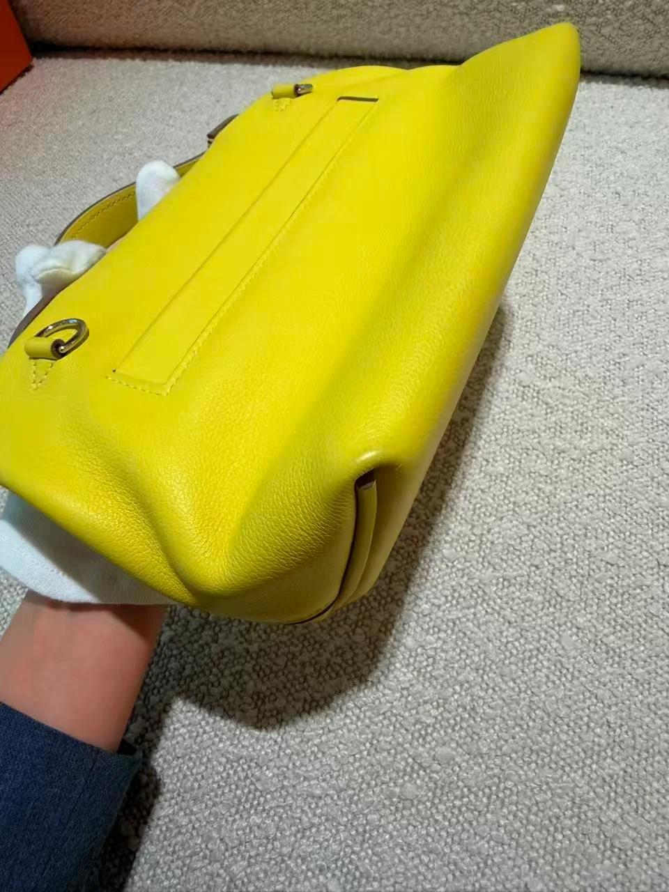Excellent ( Rank SA ) HERMÈS 24/24 - 21 mini Lime (9R) Evercolor Swift Palladium hardware B (2023) - 14