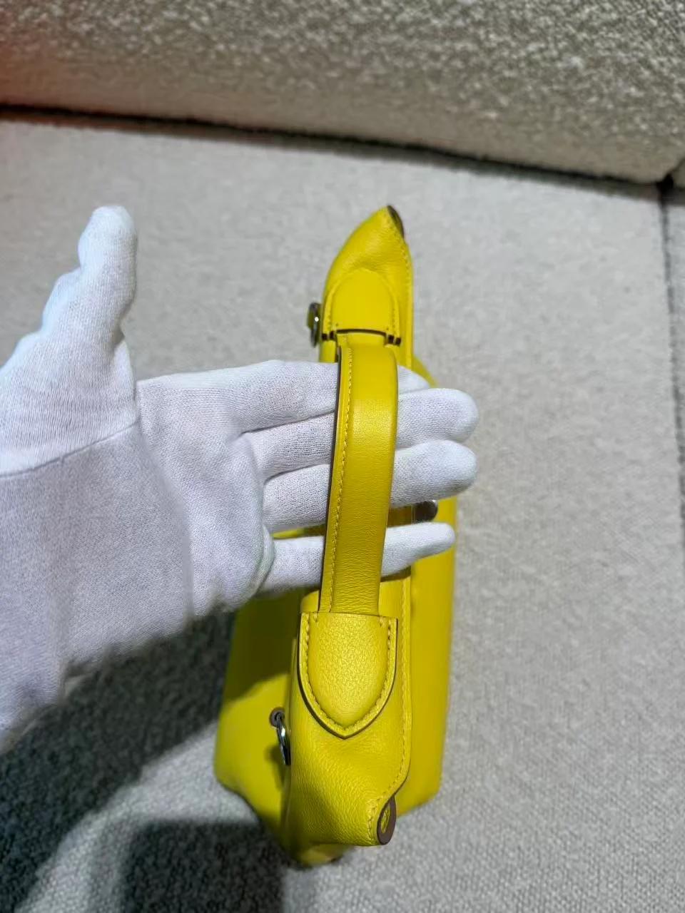 Excellent ( Rank SA ) HERMÈS 24/24 - 21 mini Lime (9R) Evercolor Swift Palladium hardware B (2023) - 10