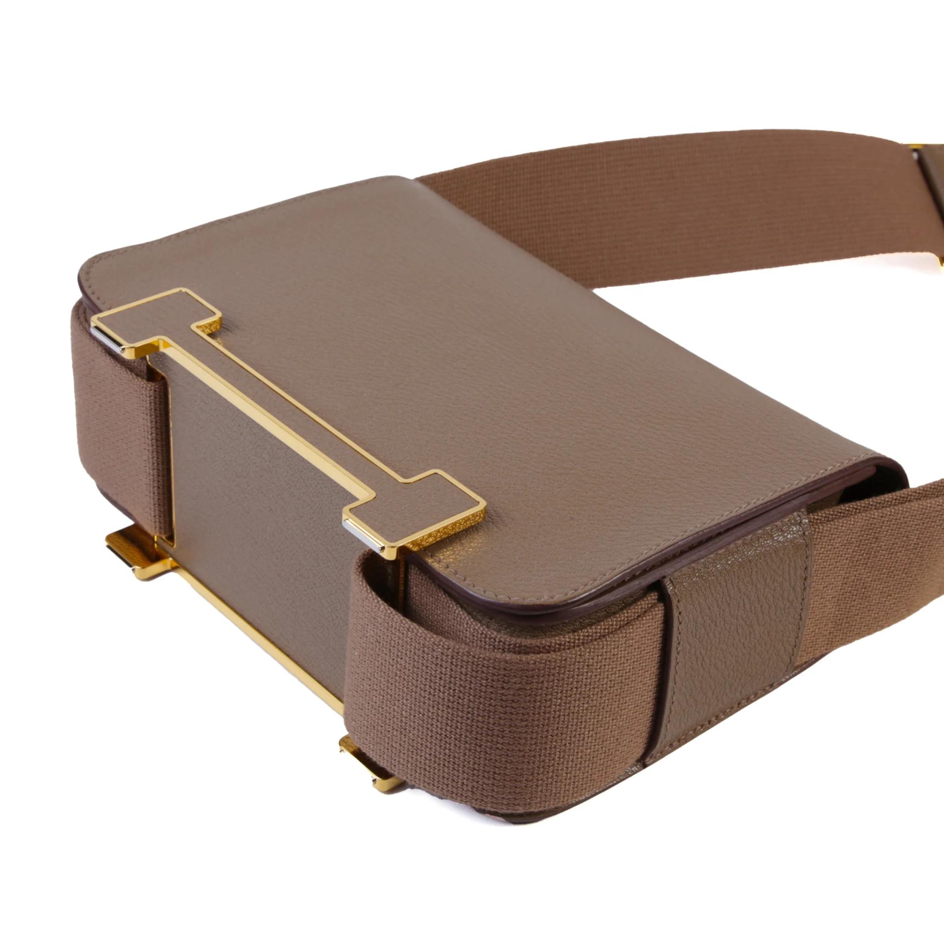 Very Good ( Rank A) HERMÈS Geta Etoupe (18) Chevre Gold hardware B (2023) - 7