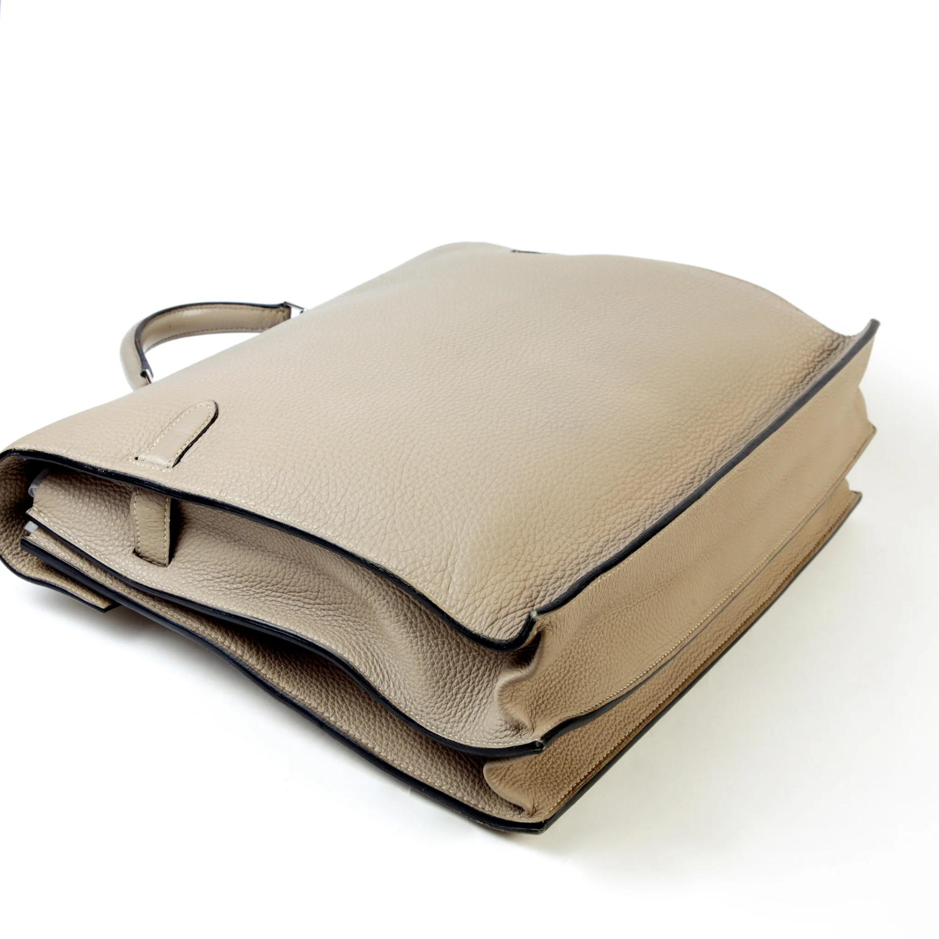 Very Good ( Rank A) HERMÈS Kelly depeches 36 Gris Tourterelle (81) Togo Palladium hardware Square O (2011) - 7