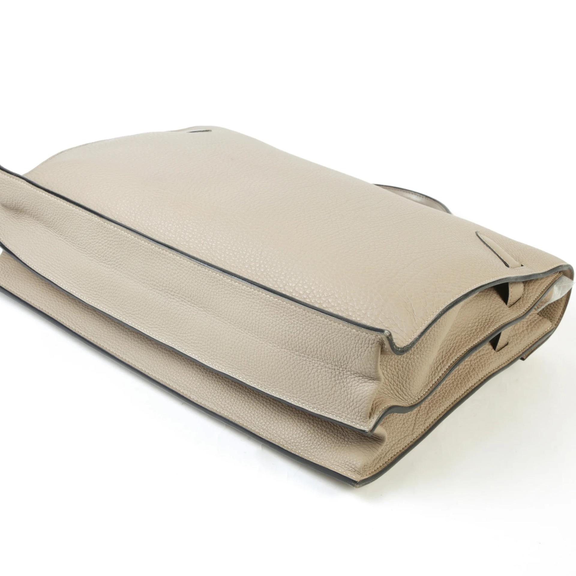 Very Good ( Rank A) HERMÈS Kelly depeches 36 Gris Tourterelle (81) Togo Palladium hardware Square O (2011) - 8