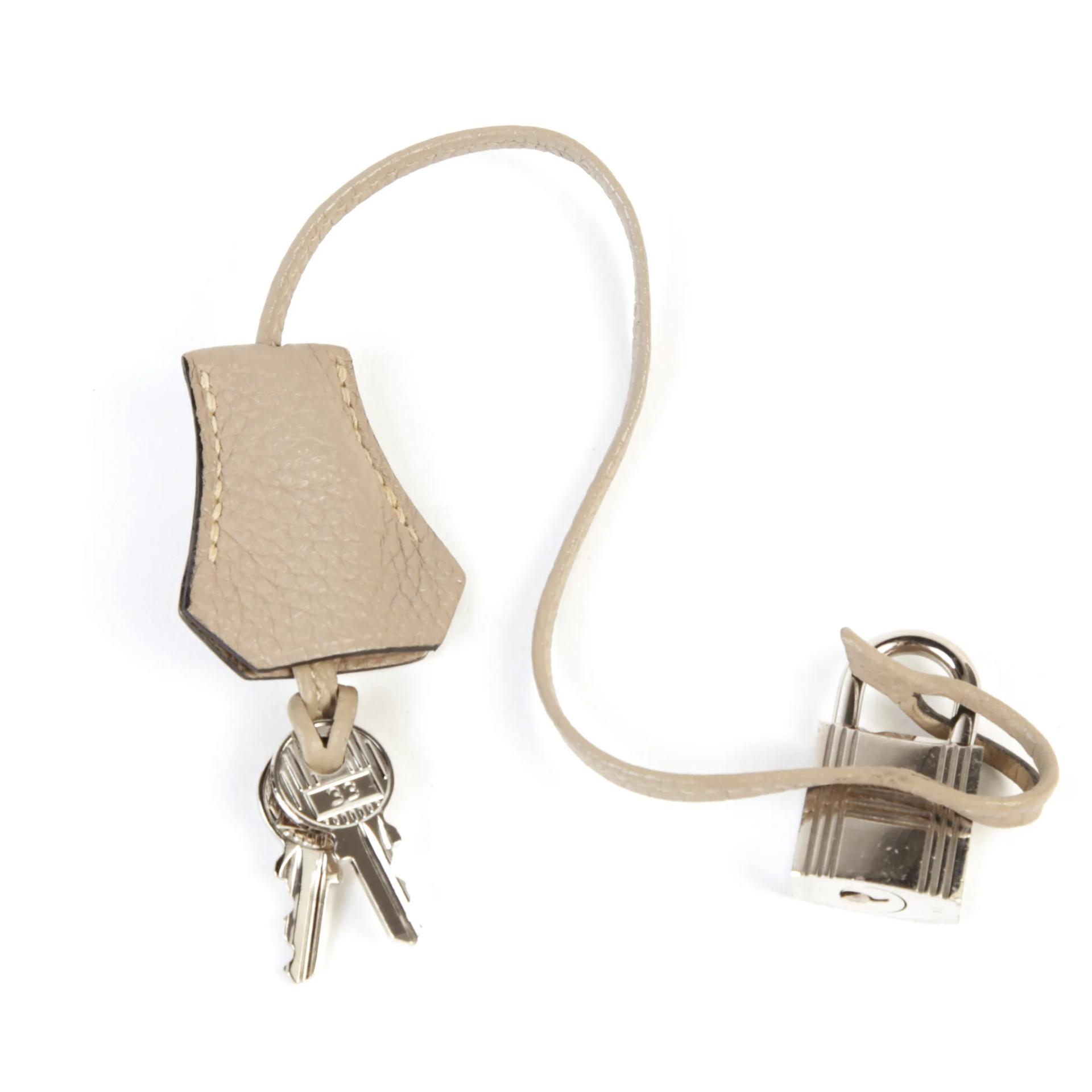 Very Good ( Rank A) HERMÈS Kelly depeches 36 Gris Tourterelle (81) Togo Palladium hardware Square O (2011) - 14
