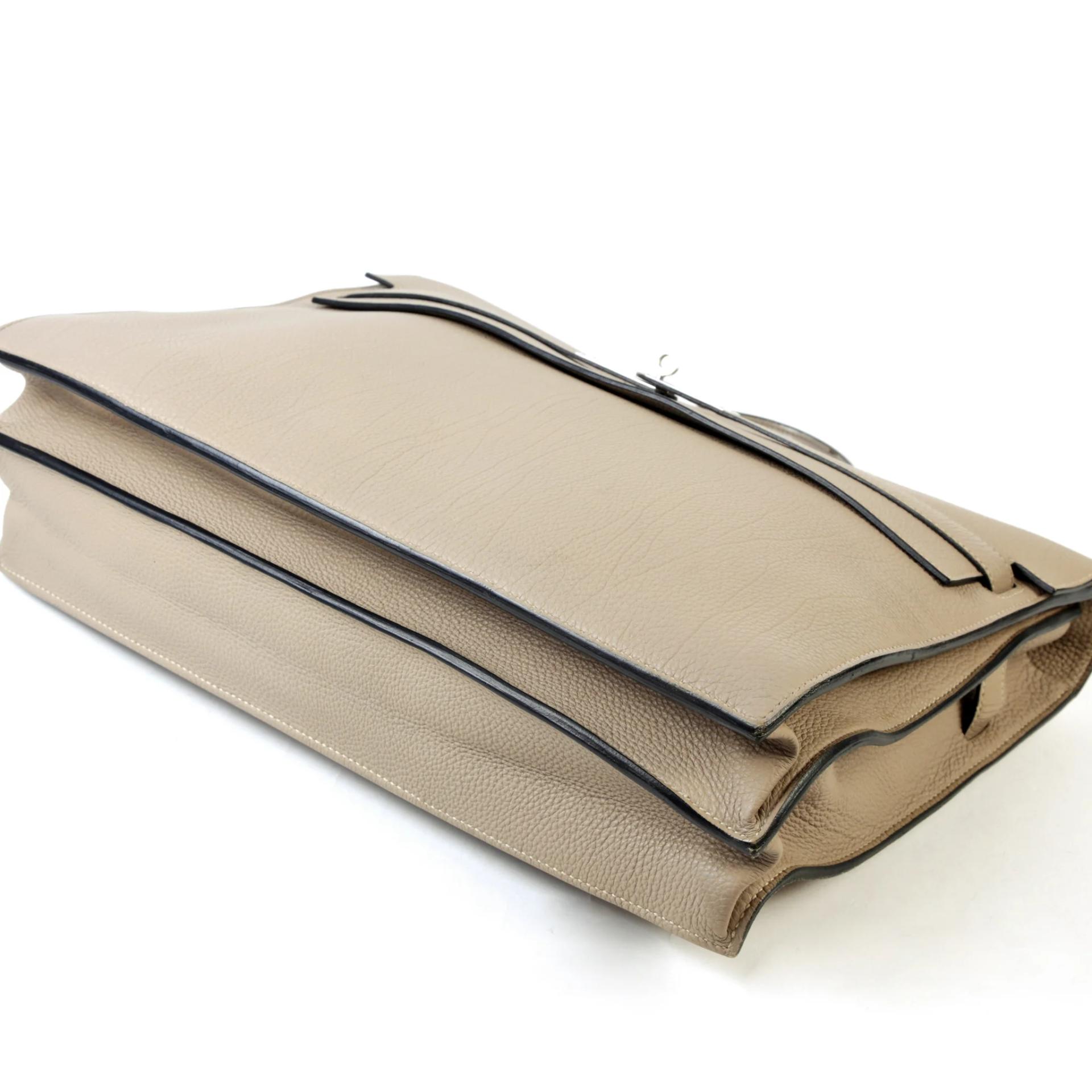 Very Good ( Rank A) HERMÈS Kelly depeches 36 Gris Tourterelle (81) Togo Palladium hardware Square O (2011) - 6
