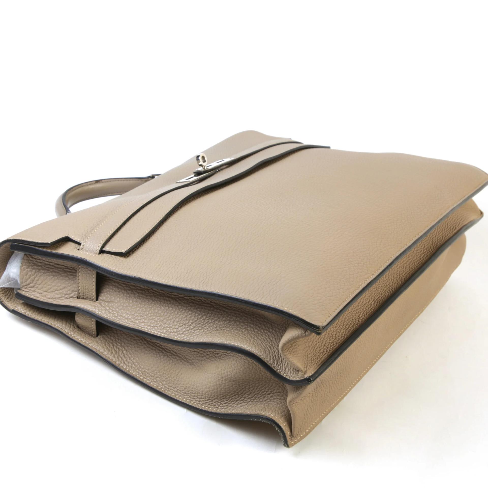 Very Good ( Rank A) HERMÈS Kelly depeches 36 Gris Tourterelle (81) Togo Palladium hardware Square O (2011) - 5