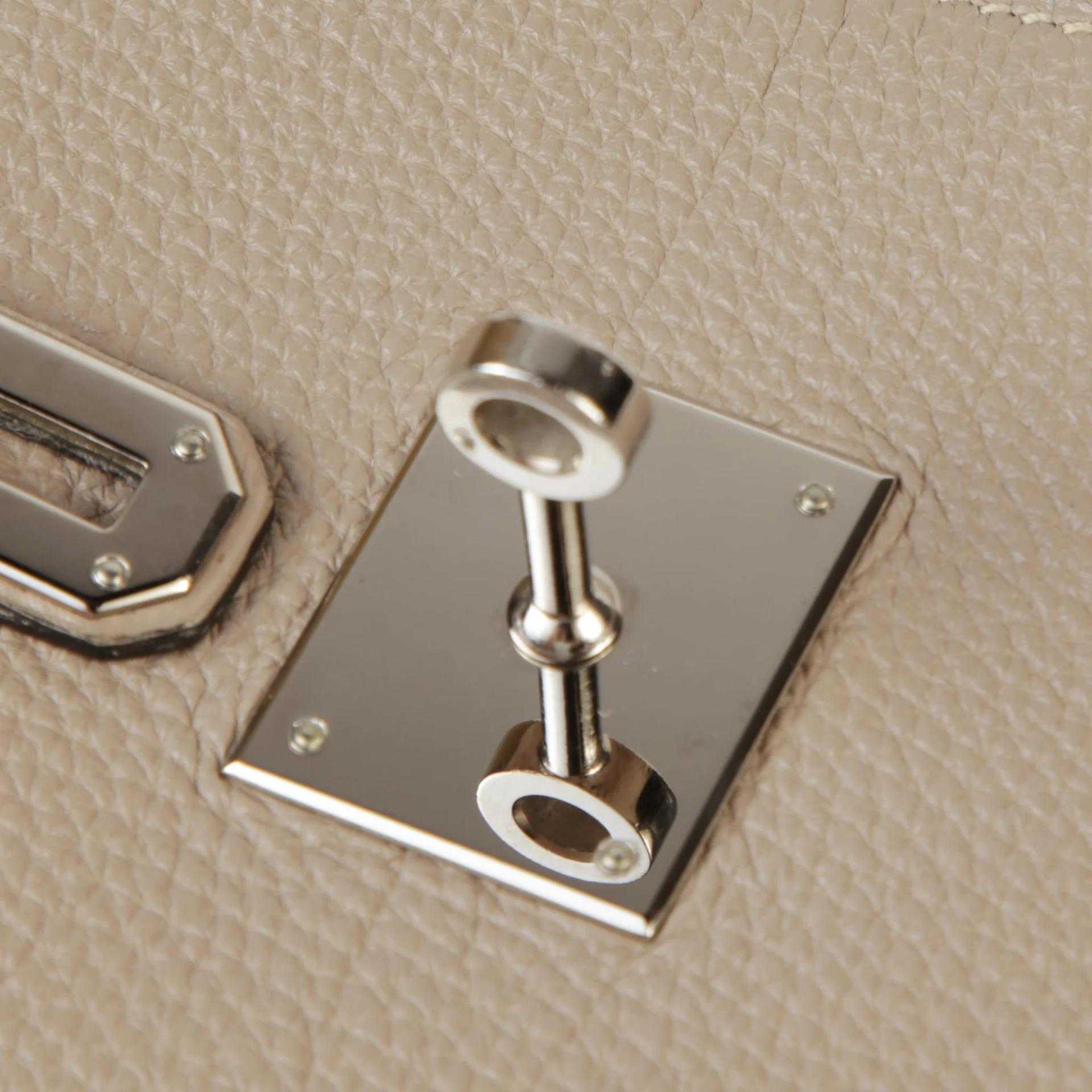 Very Good ( Rank A) HERMÈS Kelly depeches 36 Gris Tourterelle (81) Togo Palladium hardware Square O (2011) - 11
