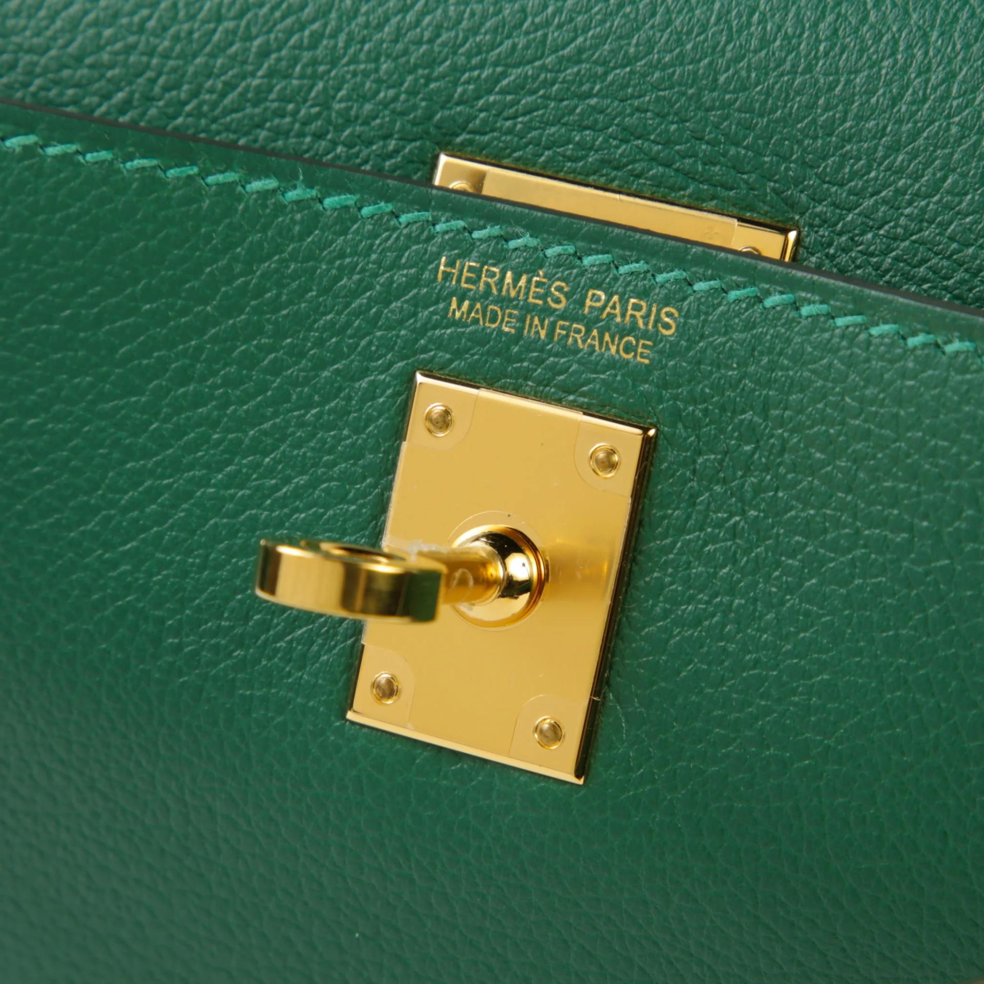 Very Good ( Rank A) HERMÈS Kelly Danse Vert Moyen (65) Evercolor Gold hardware W (2024) - 8