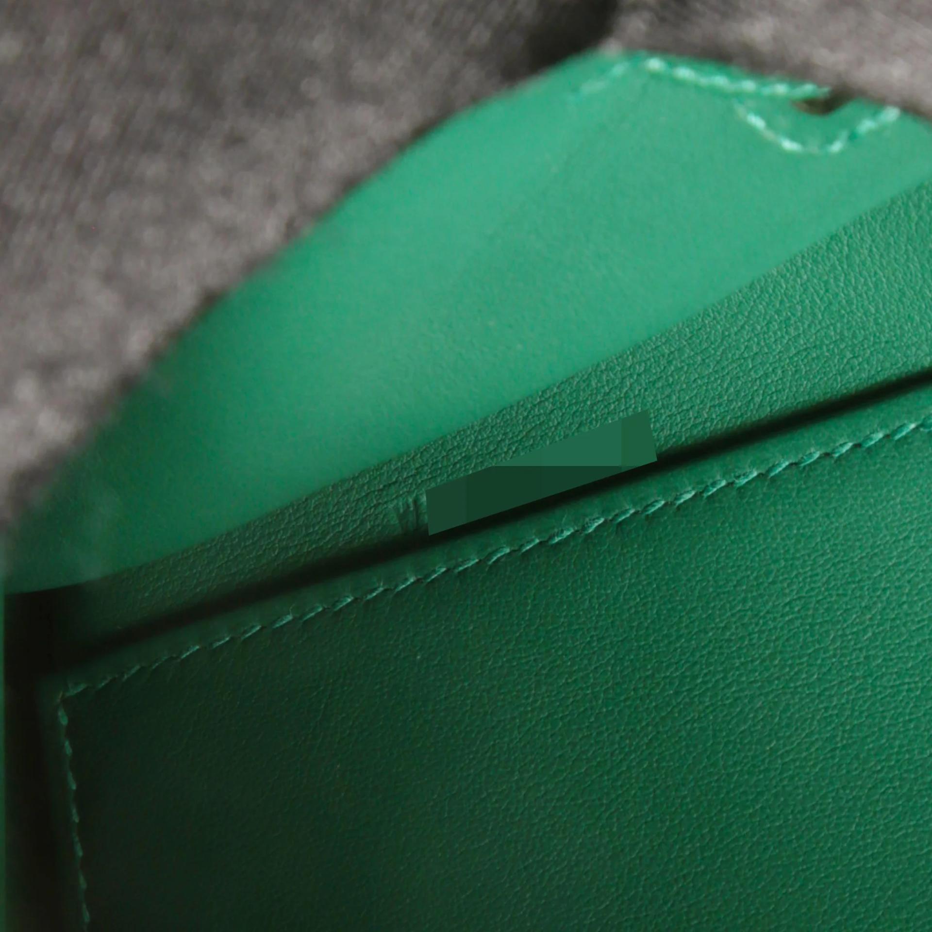 Very Good ( Rank A) HERMÈS Kelly Danse Vert Moyen (65) Evercolor Gold hardware W (2024) - 12