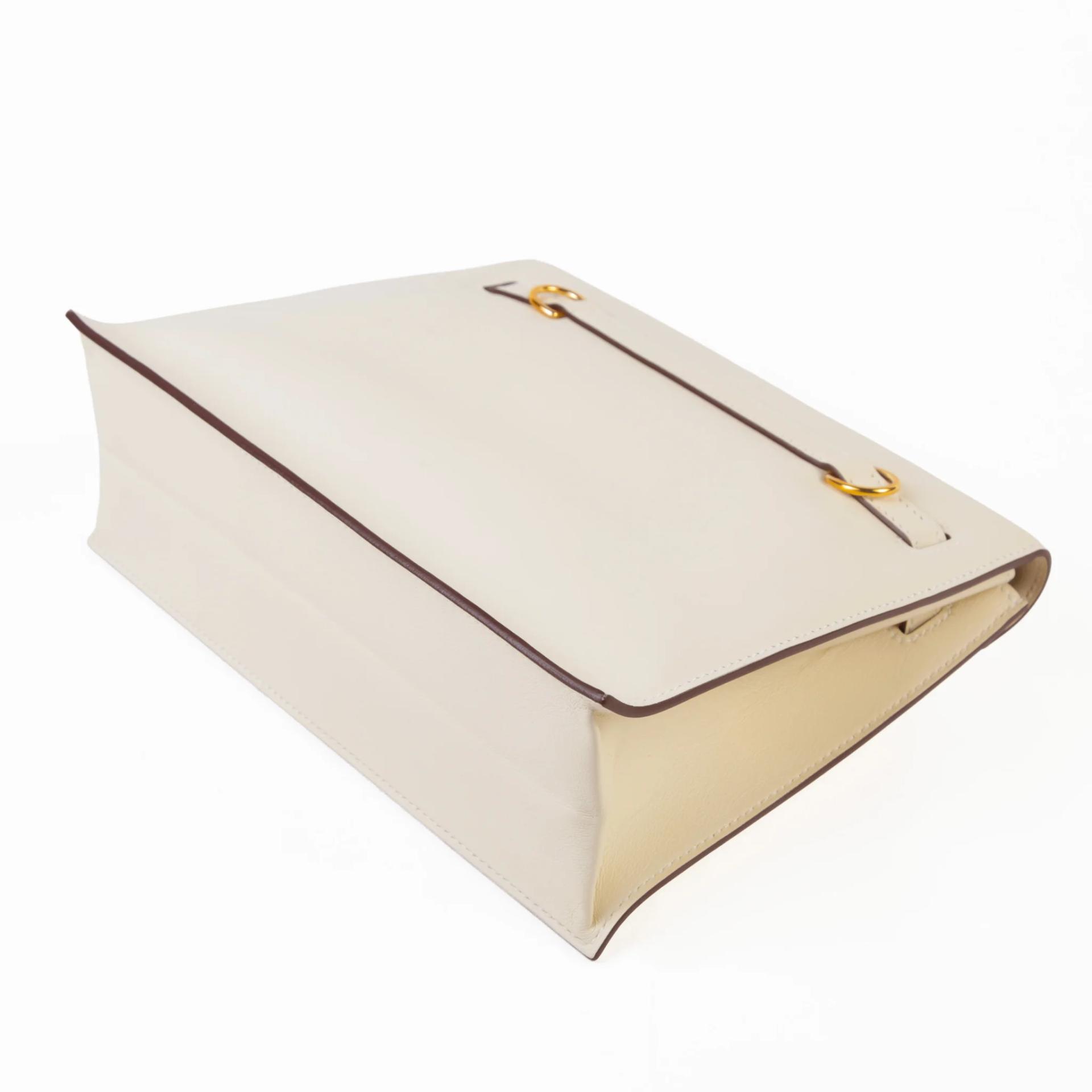 Very Good ( Rank A) HERMÈS Kelly Danse Nata (I2) Gris Perle (80) Swift Gold hardware B (2023) - 6