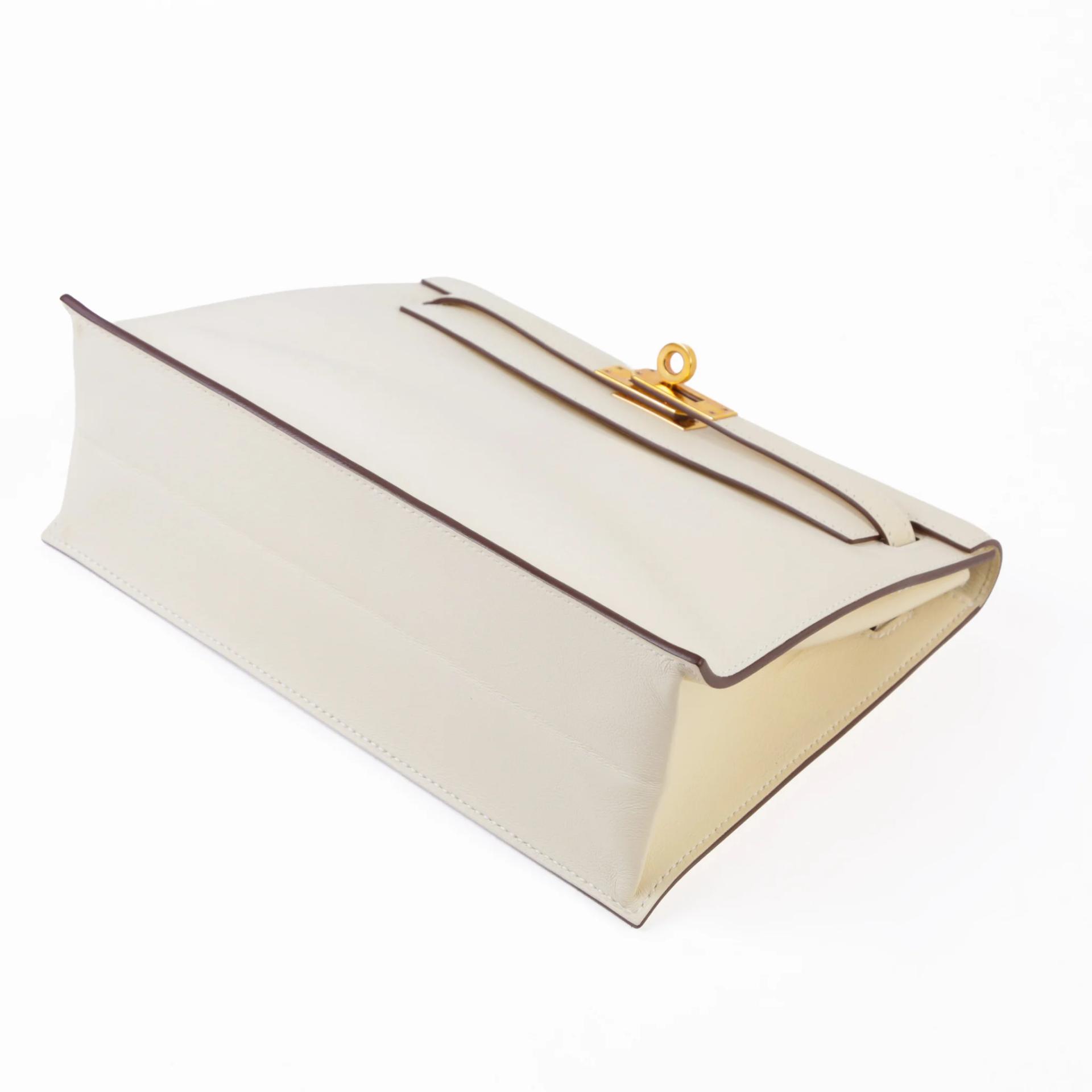 Very Good ( Rank A) HERMÈS Kelly Danse Nata (I2) Gris Perle (80) Swift Gold hardware B (2023) - 4
