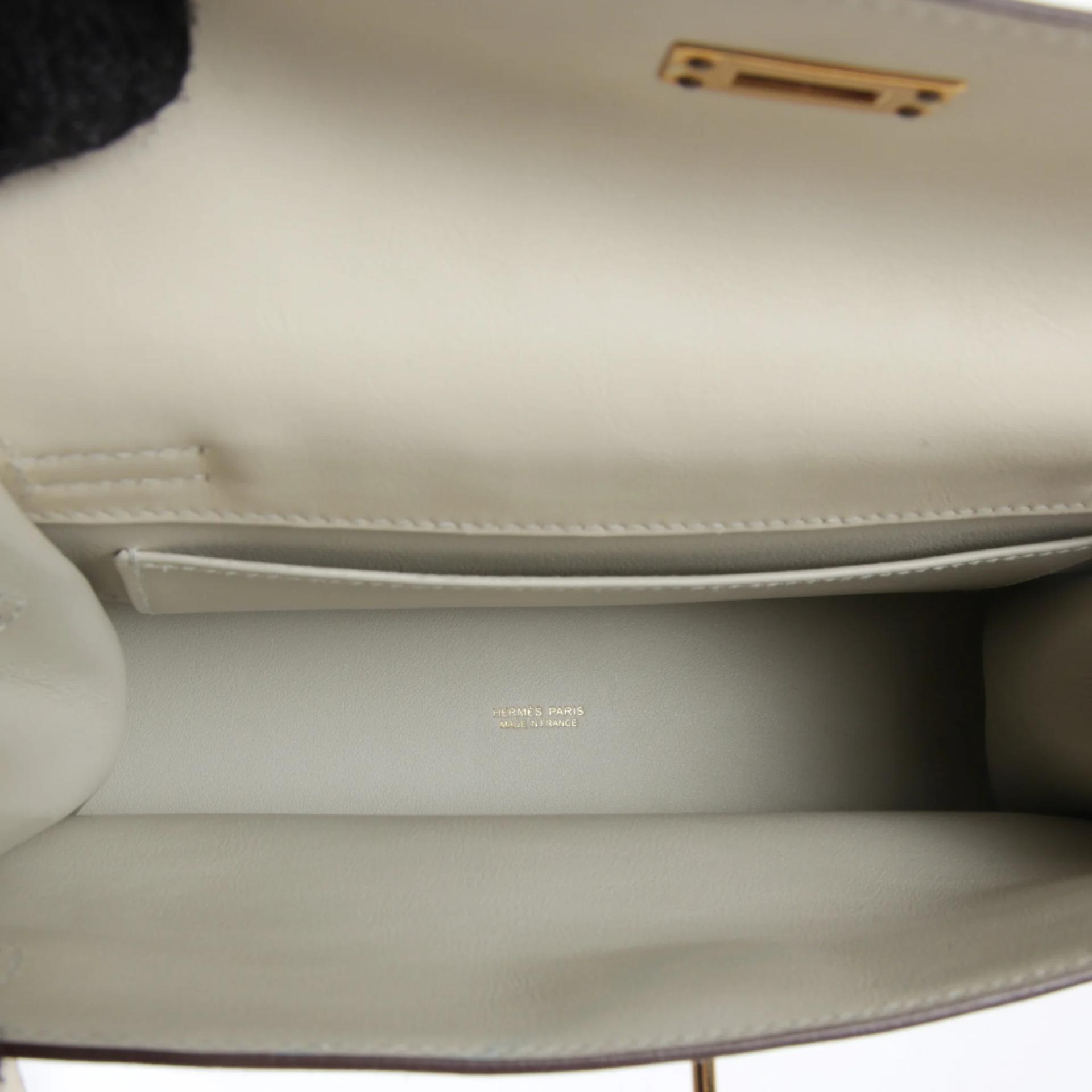 Very Good ( Rank A) HERMÈS Kelly Danse Nata (I2) Gris Perle (80) Swift Gold hardware B (2023) - 9