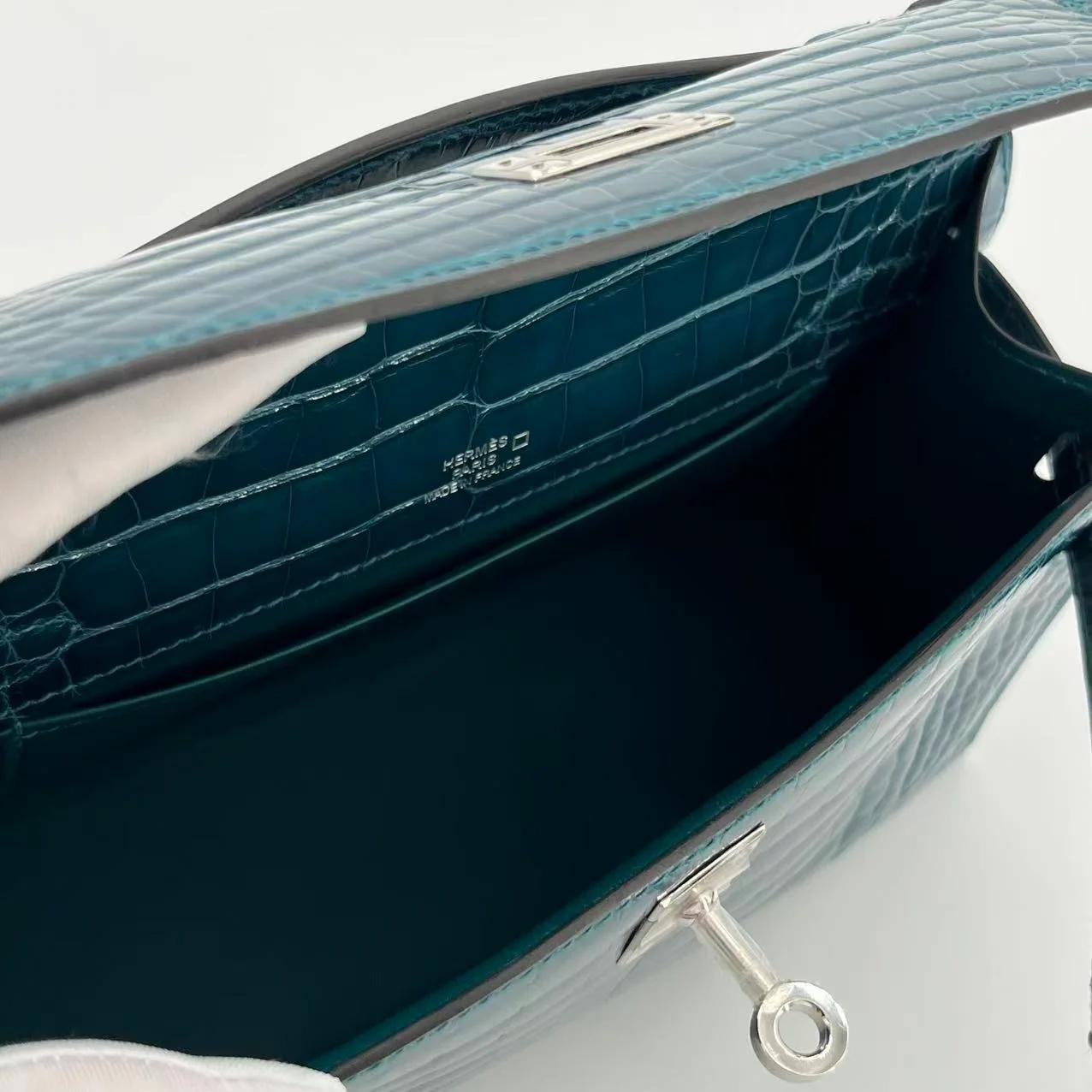 Unused ( Rank NS ) HERMÈS Kelly Pochette Vert Bosphore (W0) Shiny Alligator Palladium hardware Y (2020) - 13