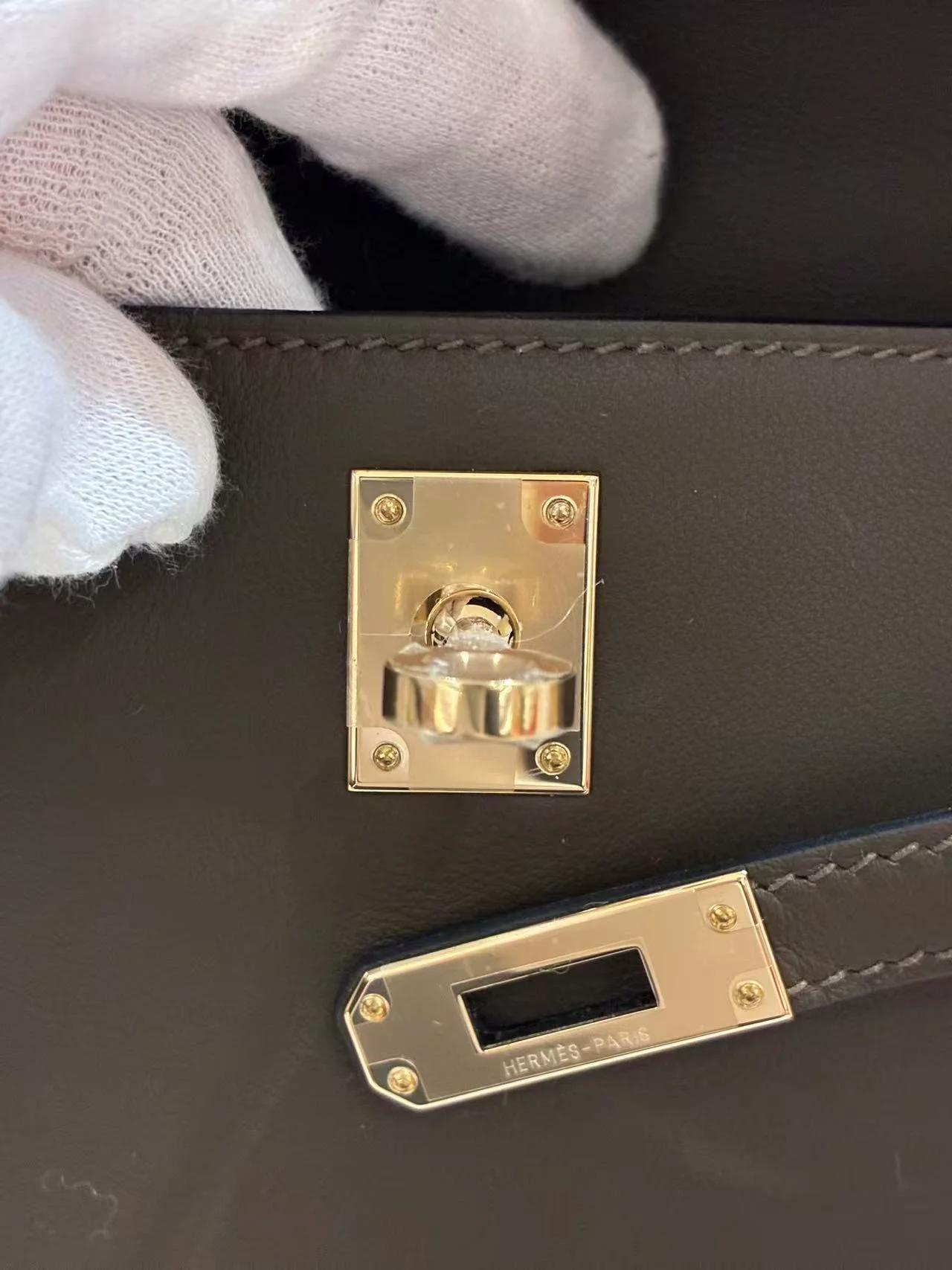 Brand New ( Rank N ) HERMÈS Kelly Pochette Vert Loden (V8) Swift Permabrass hardware G (2026) - 23