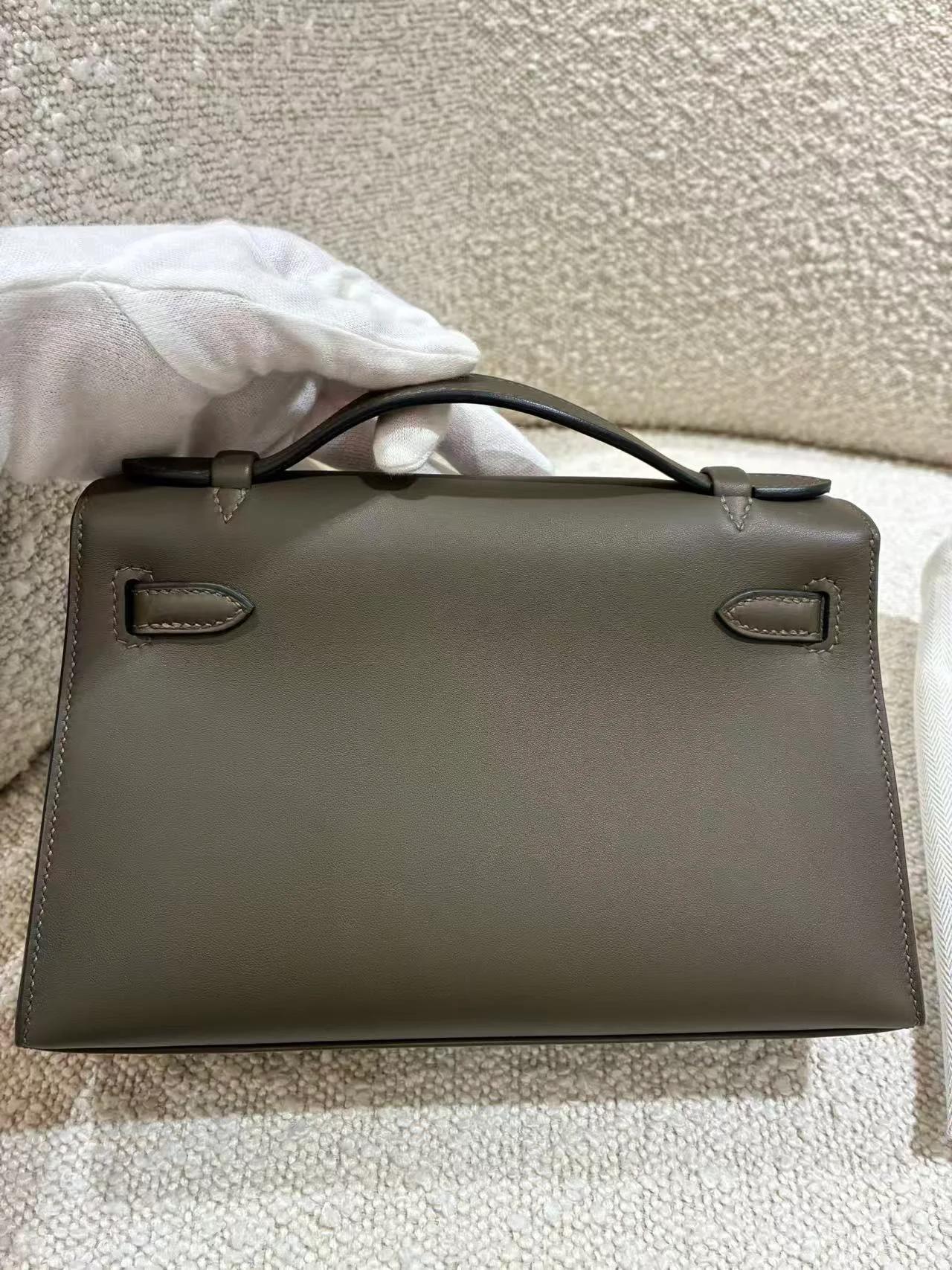 Brand New ( Rank N ) HERMÈS Kelly Pochette Vert Loden (V8) Swift Permabrass hardware G (2026) - 11