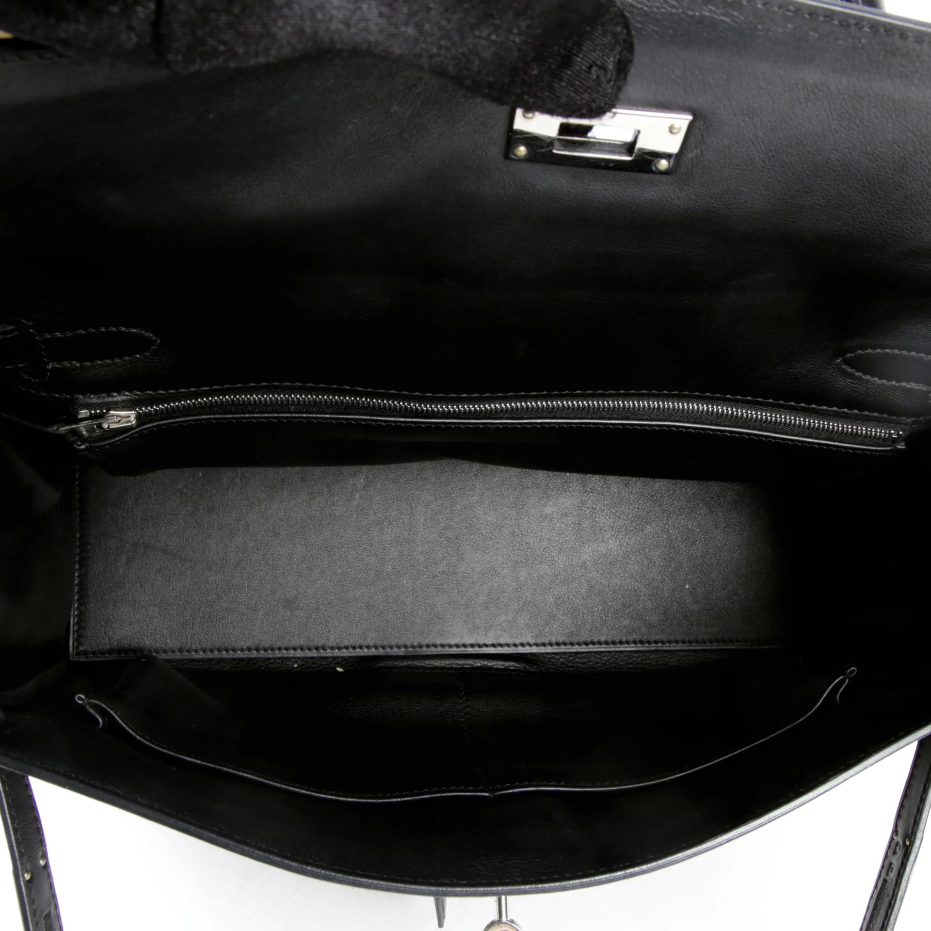 Very Good ( Rank A) HERMÈS Kelly Lakis 32 Noir (89) Swift Palladium hardware Square P (2012) - 11