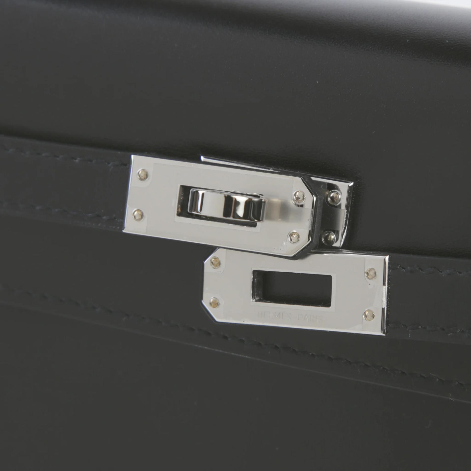 未使用保存品 HERMÈS 愛馬仕 Kelly 25 外縫 89 黑色 Noir (Black) Box牛皮 銀扣 W刻 2024年 - 8