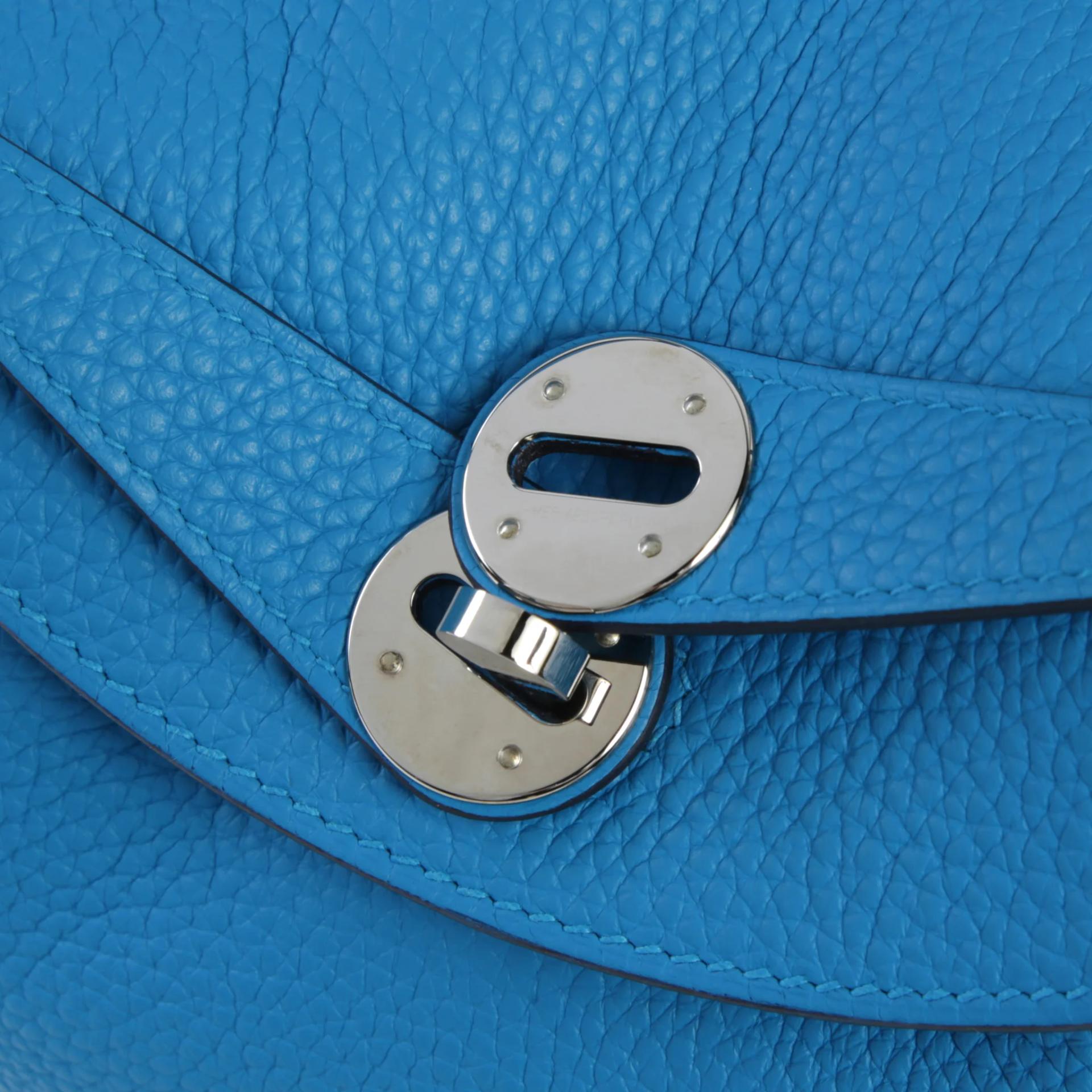 Very Good ( Rank A) HERMÈS Lindy 26 Bleu Frida (0F) Clemence Palladium hardware Z (2021) - 8