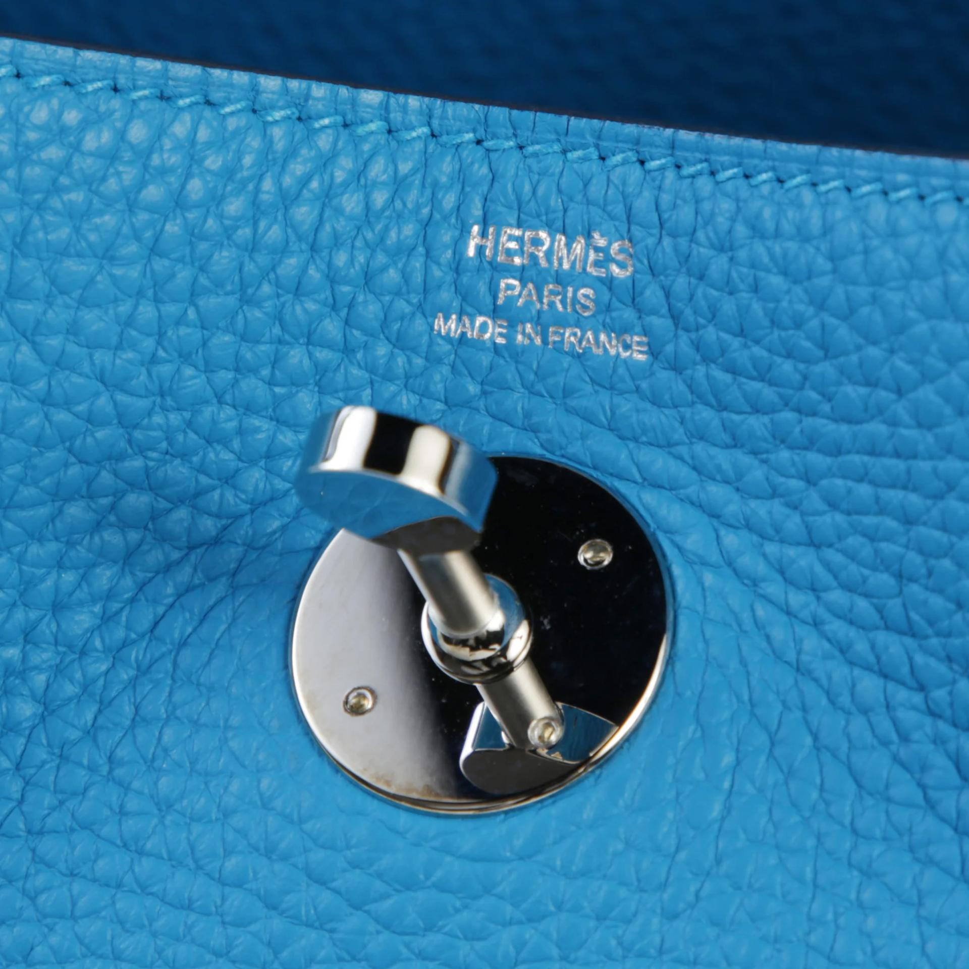 Very Good ( Rank A) HERMÈS Lindy 26 Bleu Frida (0F) Clemence Palladium hardware Z (2021) - 9