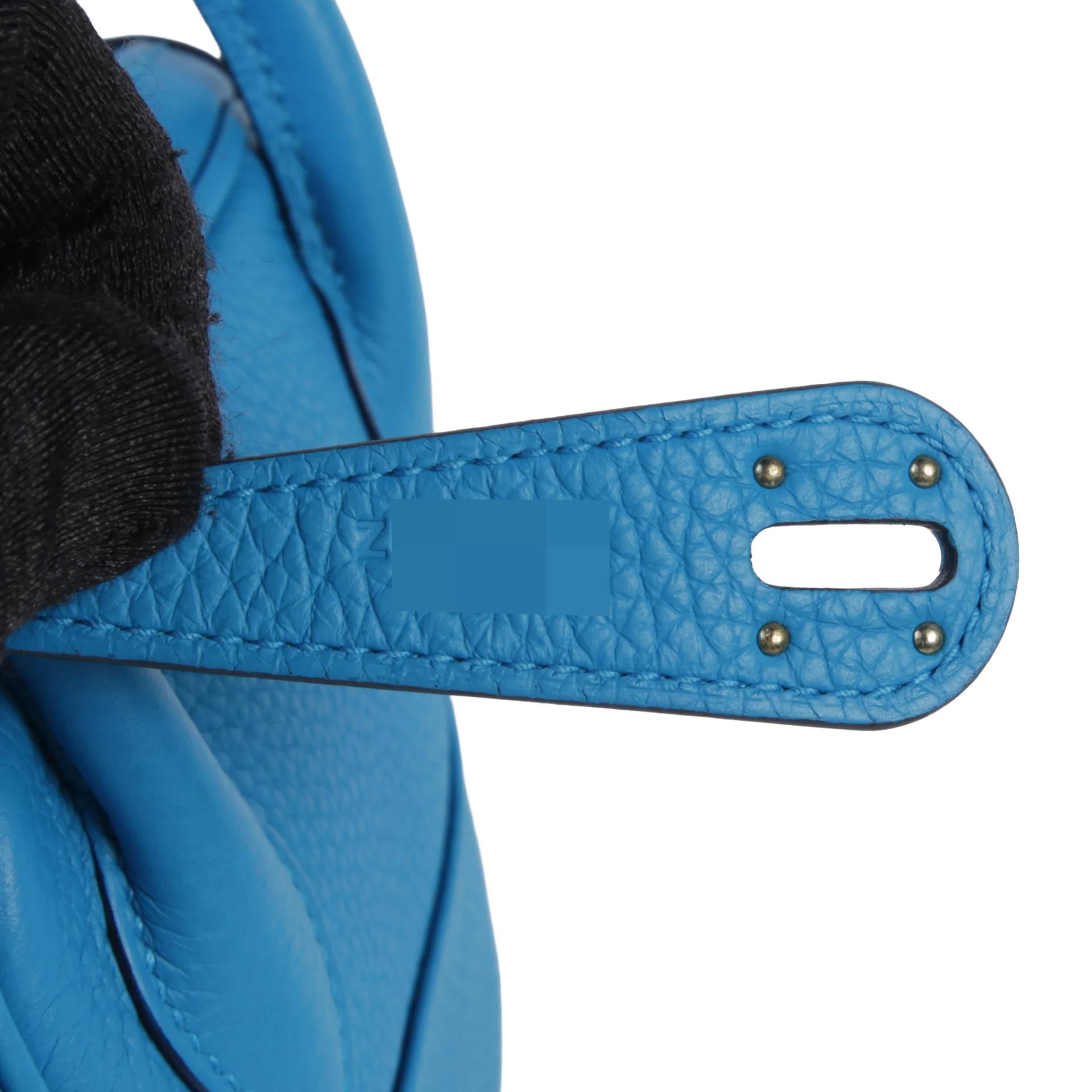 Very Good ( Rank A) HERMÈS Lindy 26 Bleu Frida (0F) Clemence Palladium hardware Z (2021) - 10