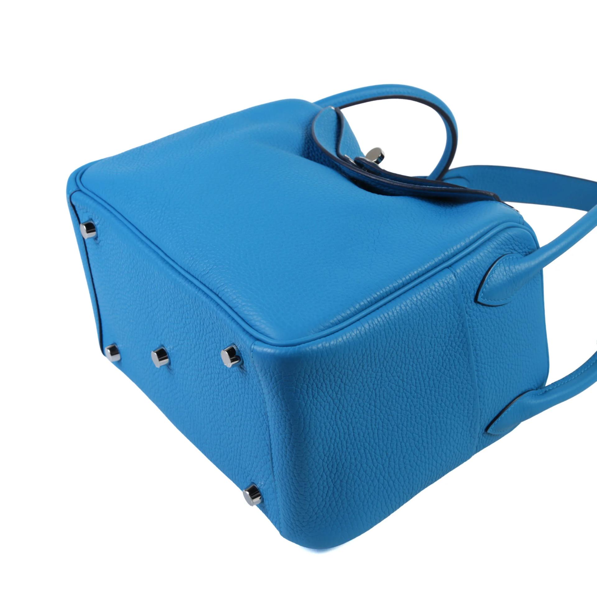 Very Good ( Rank A) HERMÈS Lindy 26 Bleu Frida (0F) Clemence Palladium hardware Z (2021) - 5