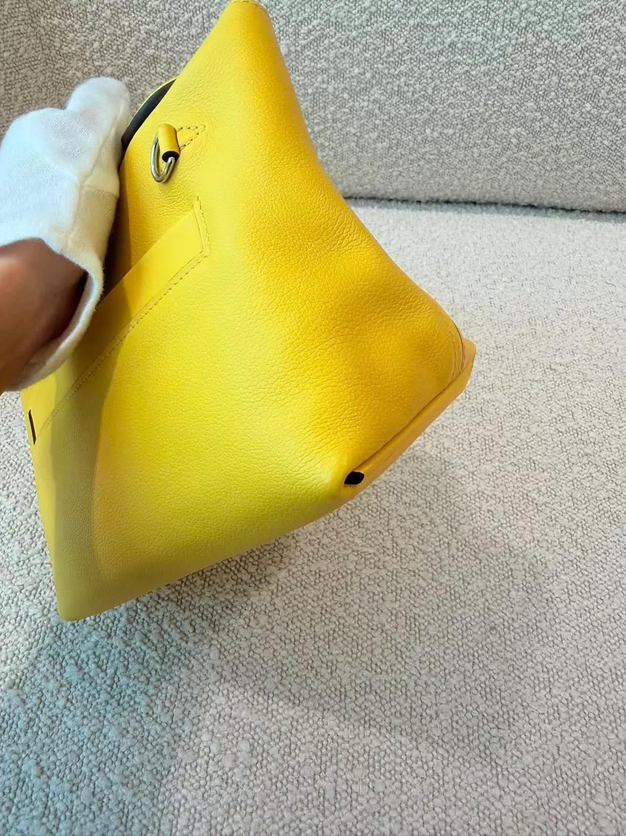 Very Good ( Rank A) HERMÈS 24/24 - 21 mini Jaune Ambre (9D) Evercolor Swift Palladium hardware U (2022) - 8