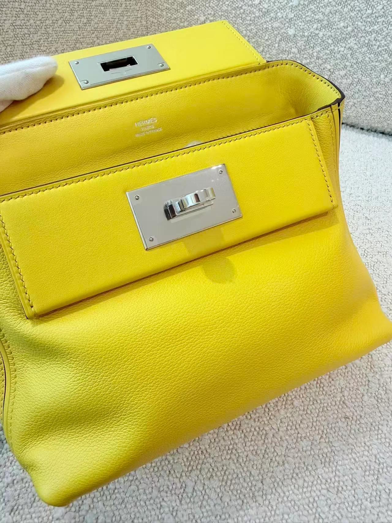 Very Good ( Rank A) HERMÈS 24/24 - 21 mini Jaune Ambre (9D) Evercolor Swift Palladium hardware U (2022) - 14