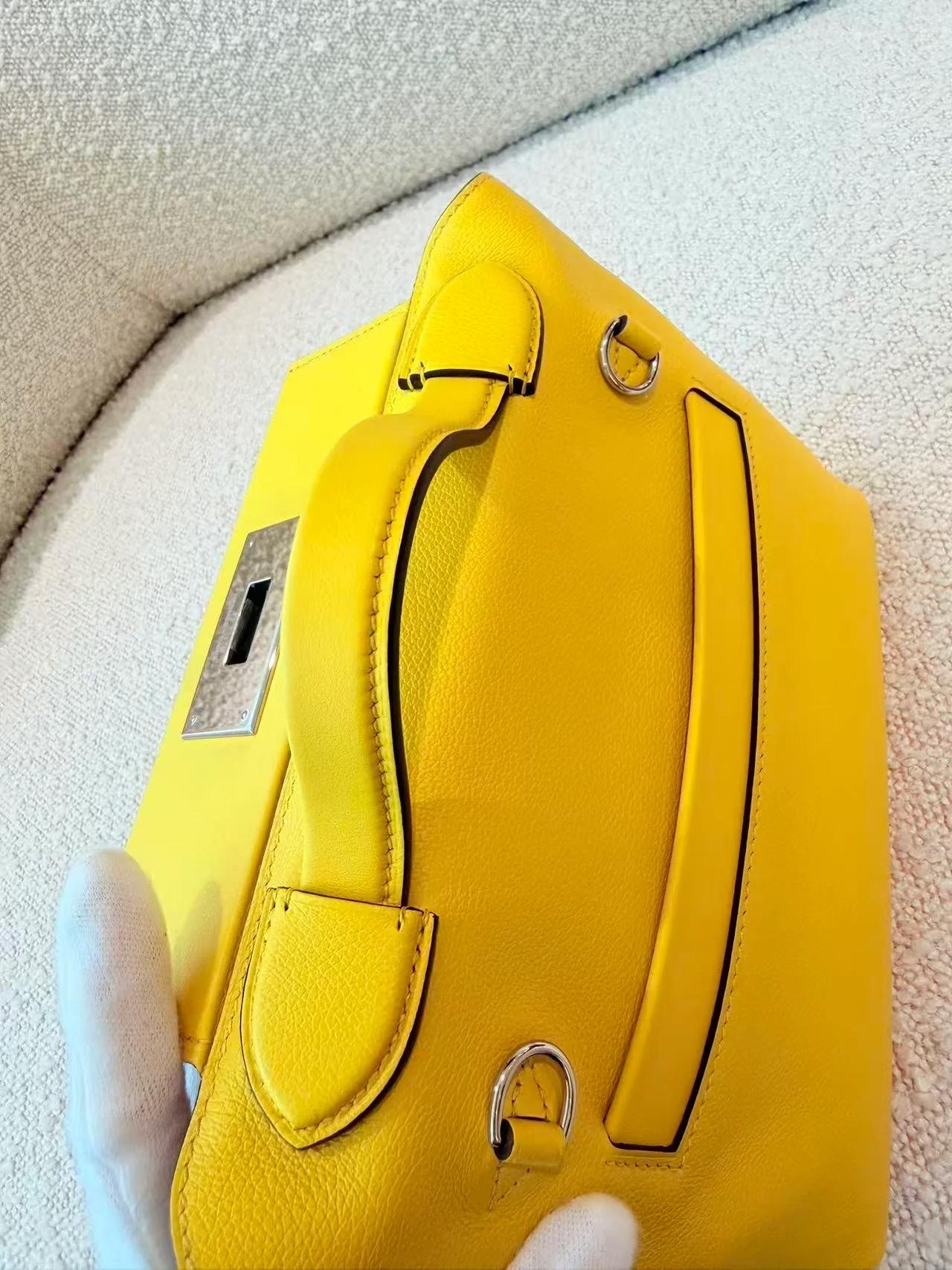 Very Good ( Rank A) HERMÈS 24/24 - 21 mini Jaune Ambre (9D) Evercolor Swift Palladium hardware U (2022) - 18