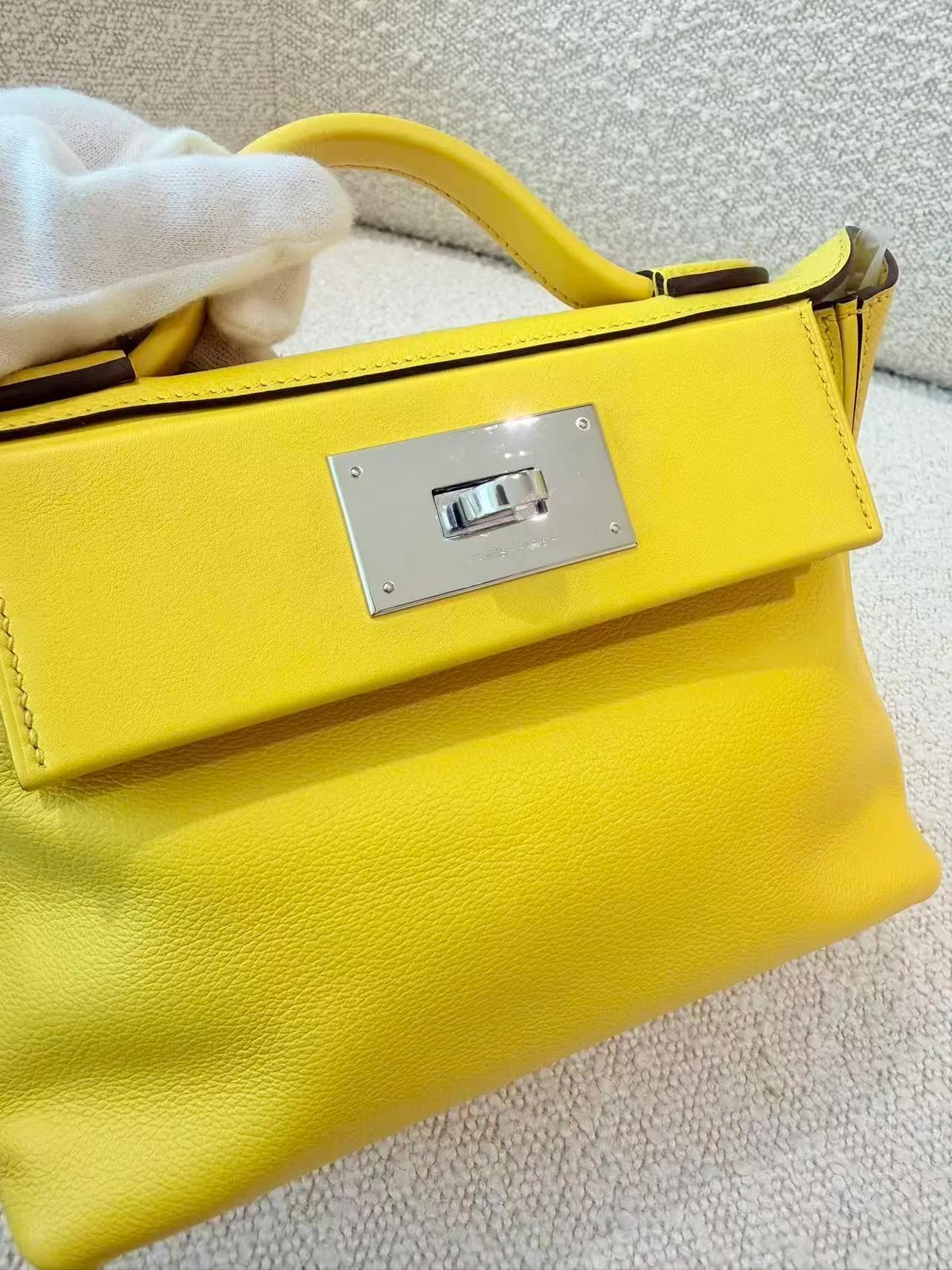 Very Good ( Rank A) HERMÈS 24/24 - 21 mini Jaune Ambre (9D) Evercolor Swift Palladium hardware U (2022) - 13