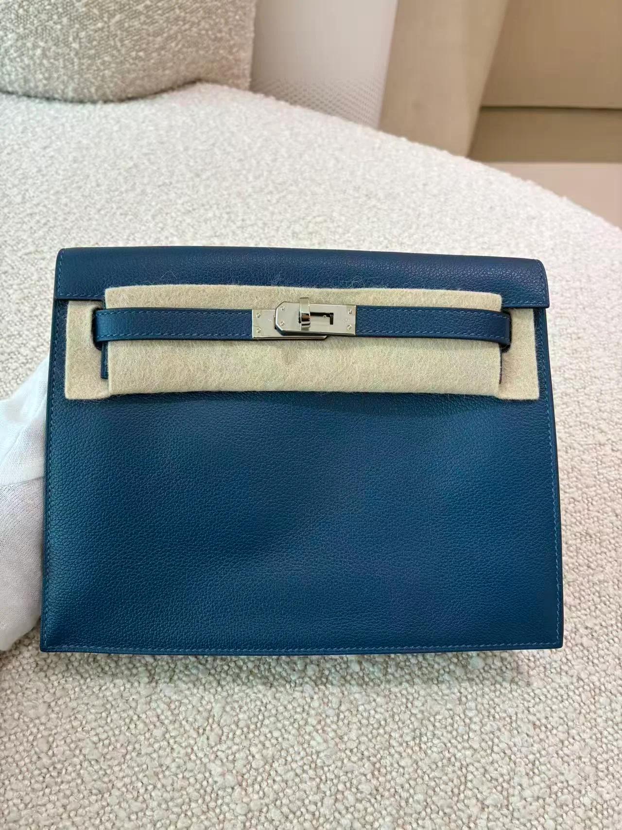 Excellent ( Rank SA ) HERMÈS Kelly Danse Deep Blue (S4) Evercolor Palladium hardware D (2019) - 6