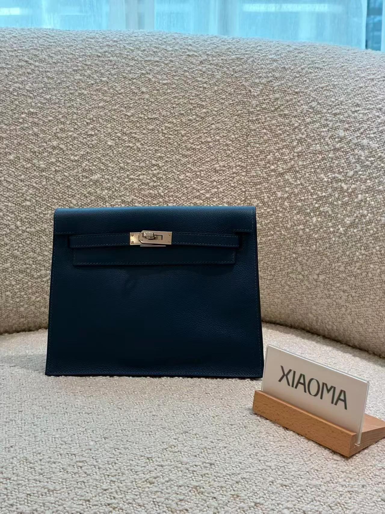 Excellent ( Rank SA ) HERMÈS Kelly Danse Deep Blue (S4) Evercolor Palladium hardware D (2019) - 4
