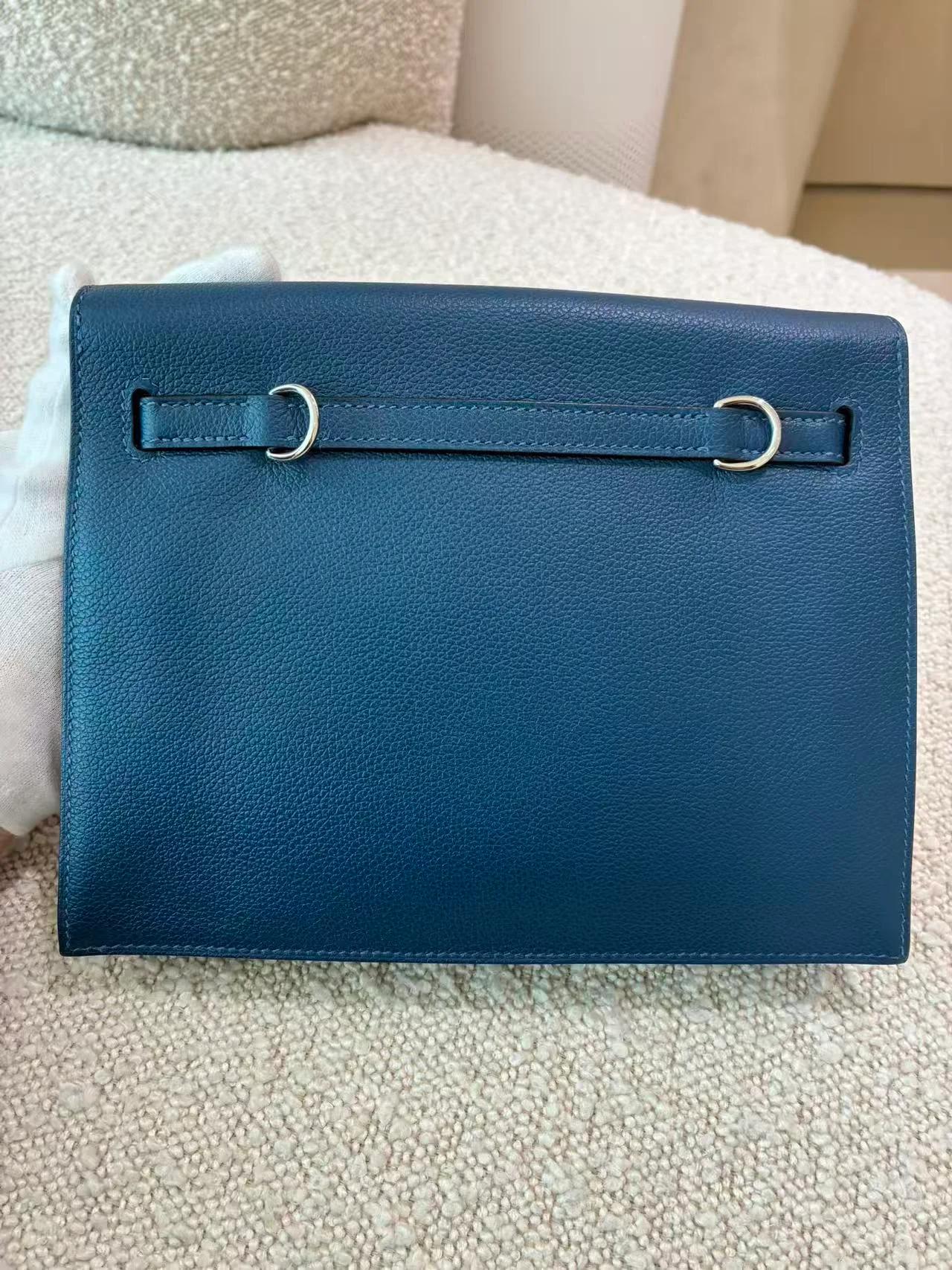 Excellent ( Rank SA ) HERMÈS Kelly Danse Deep Blue (S4) Evercolor Palladium hardware D (2019) - 7