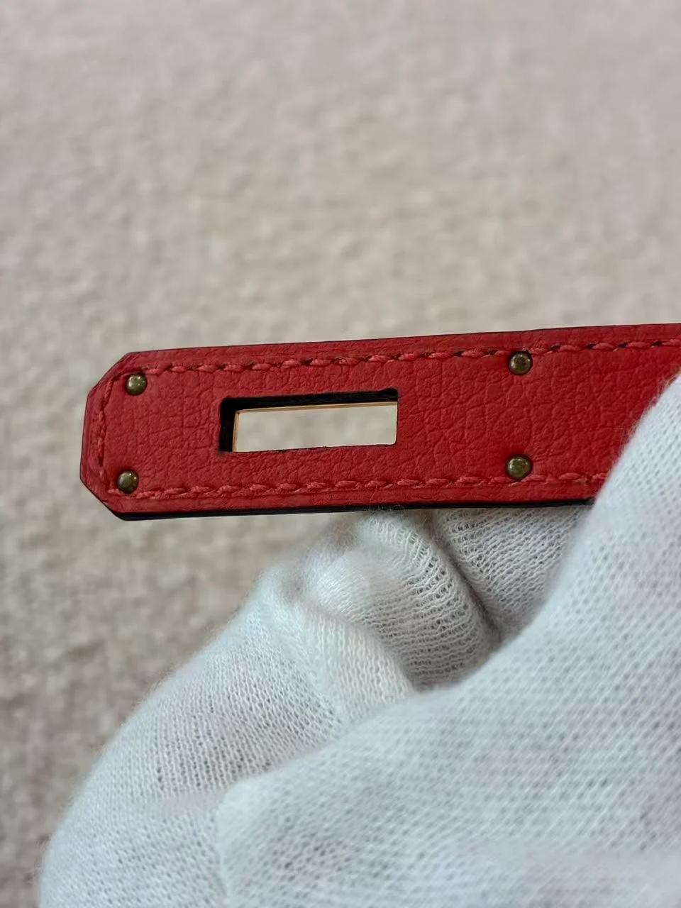 Very Good ( Rank A) HERMÈS Kelly 28 Verso Rouge H (55) Capucine (9T) Evercolor Gold hardware C (2018) - 20